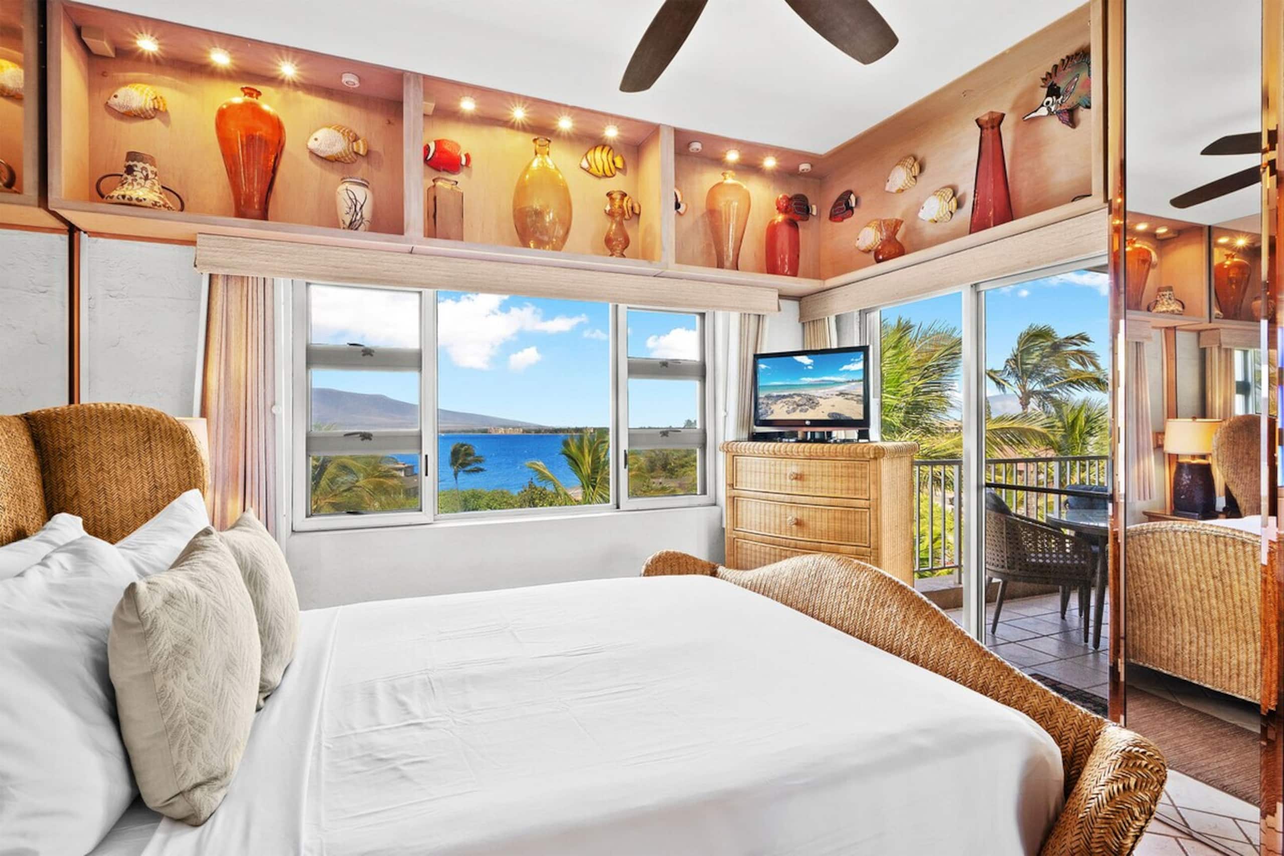 Menehune Shores 606 - Direct Ocean Front, Split AC - Photo 3