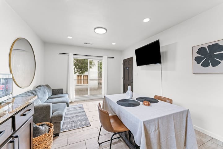 2 Bedroom Home - ヘイワード, CA