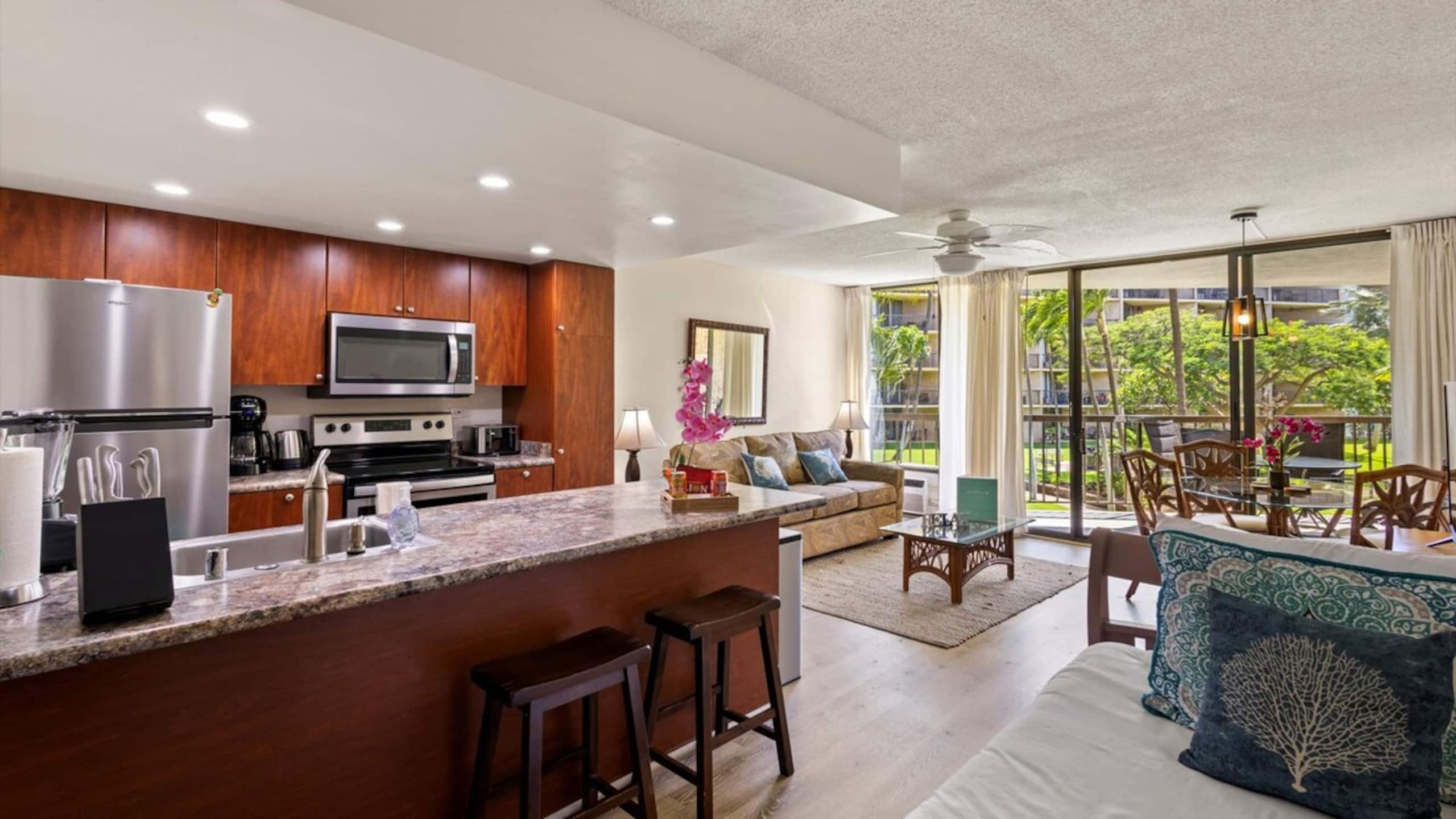 Beachfront sunset, 2 baths, AC, hot tub - Photo 4