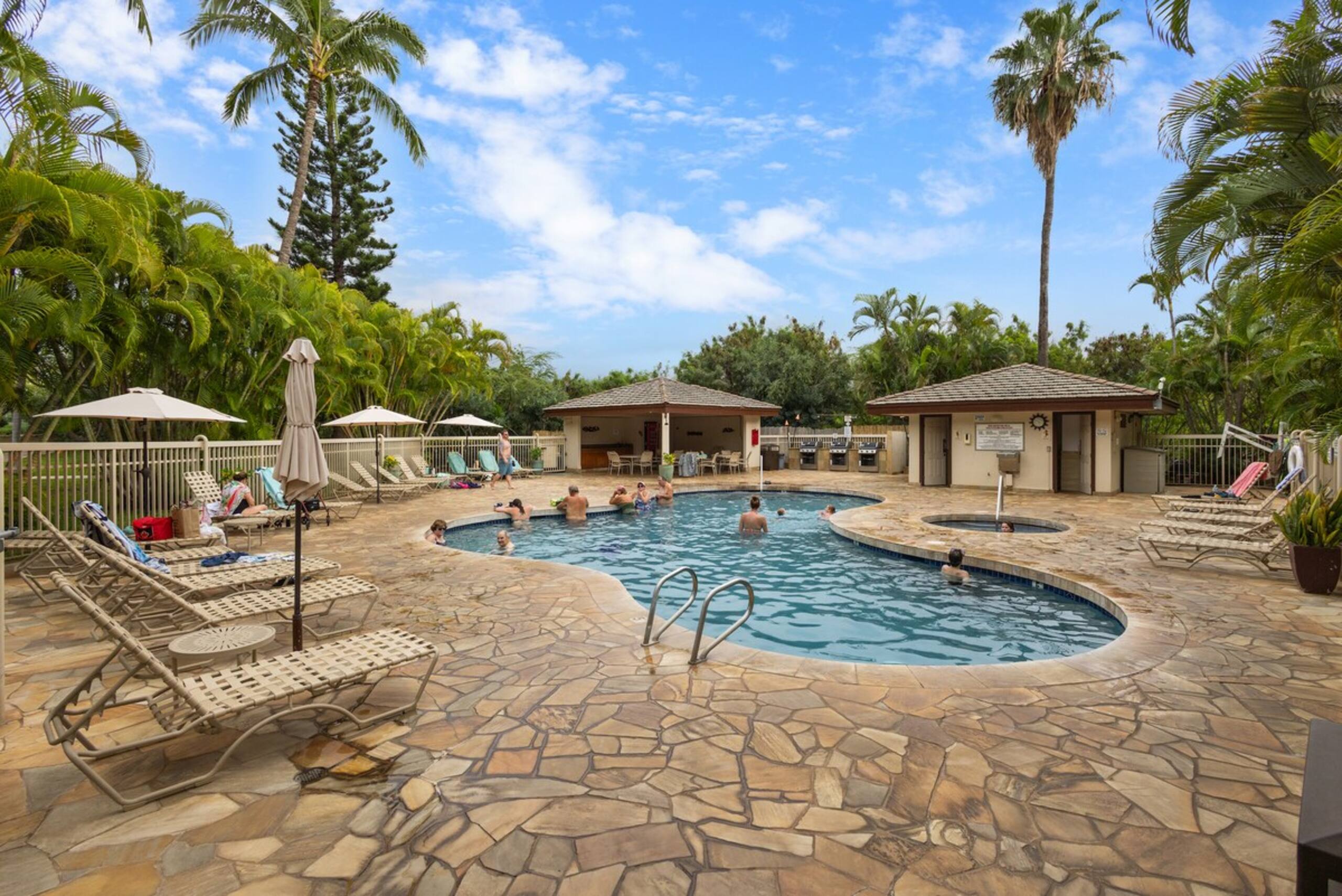 Charming & Updated Maui Banyan 2 Bath - Photo 26