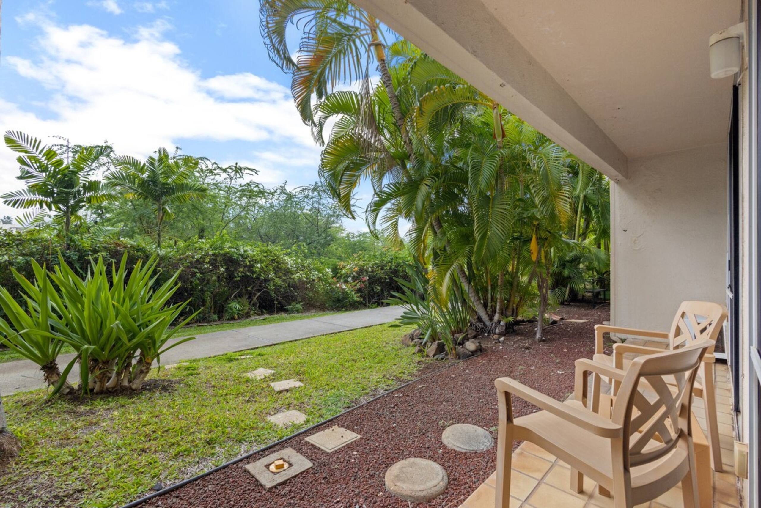 Charming & Updated Maui Banyan 2 Bath - Photo 22