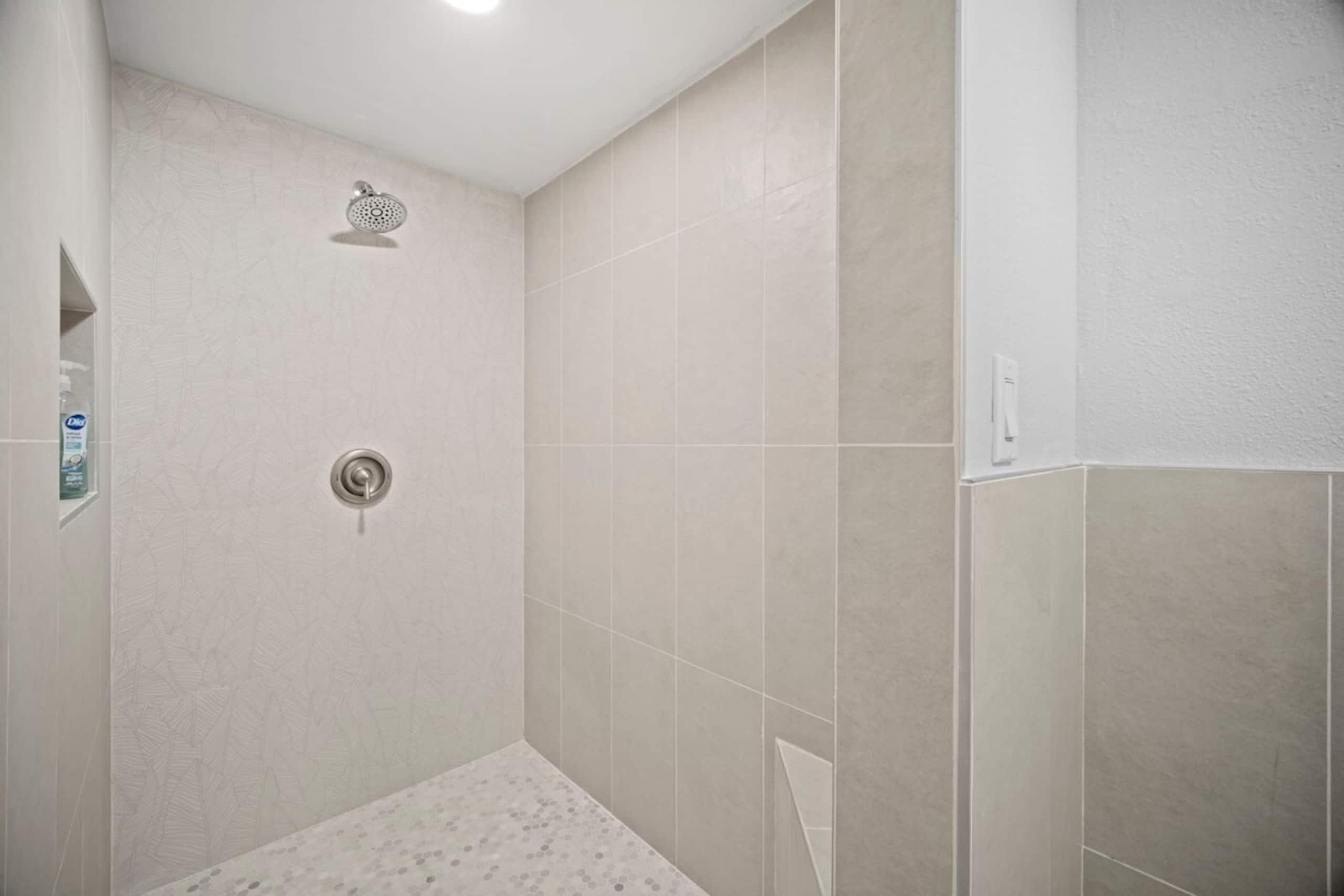 3 bed - AC - BayView - waterfalls - Great Location - Photo 17