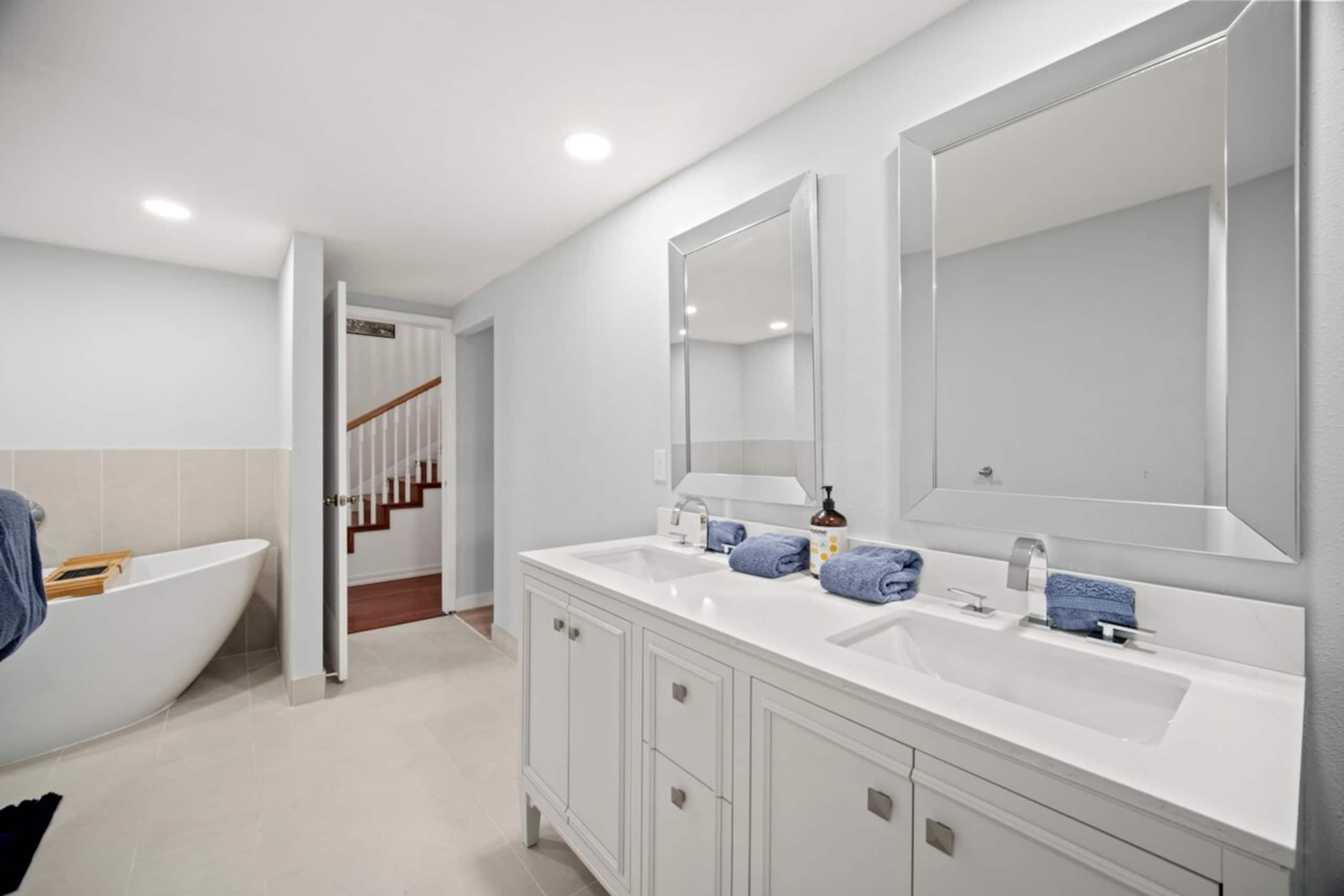 3 bed - AC - BayView - waterfalls - Great Location - Photo 15