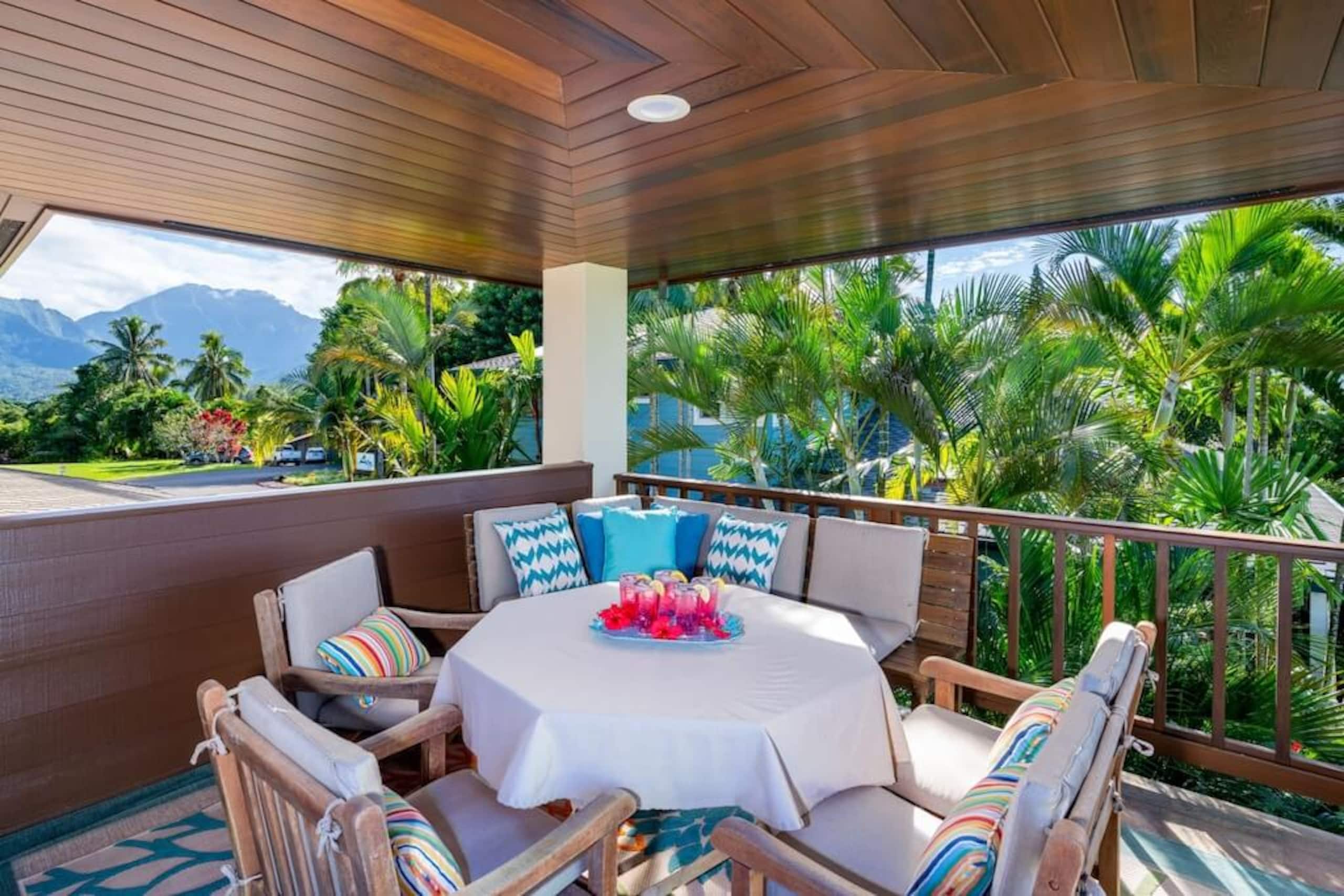Sunlit Luxe Home Ocean Vista + Sunsets + Full AC - Photo 25