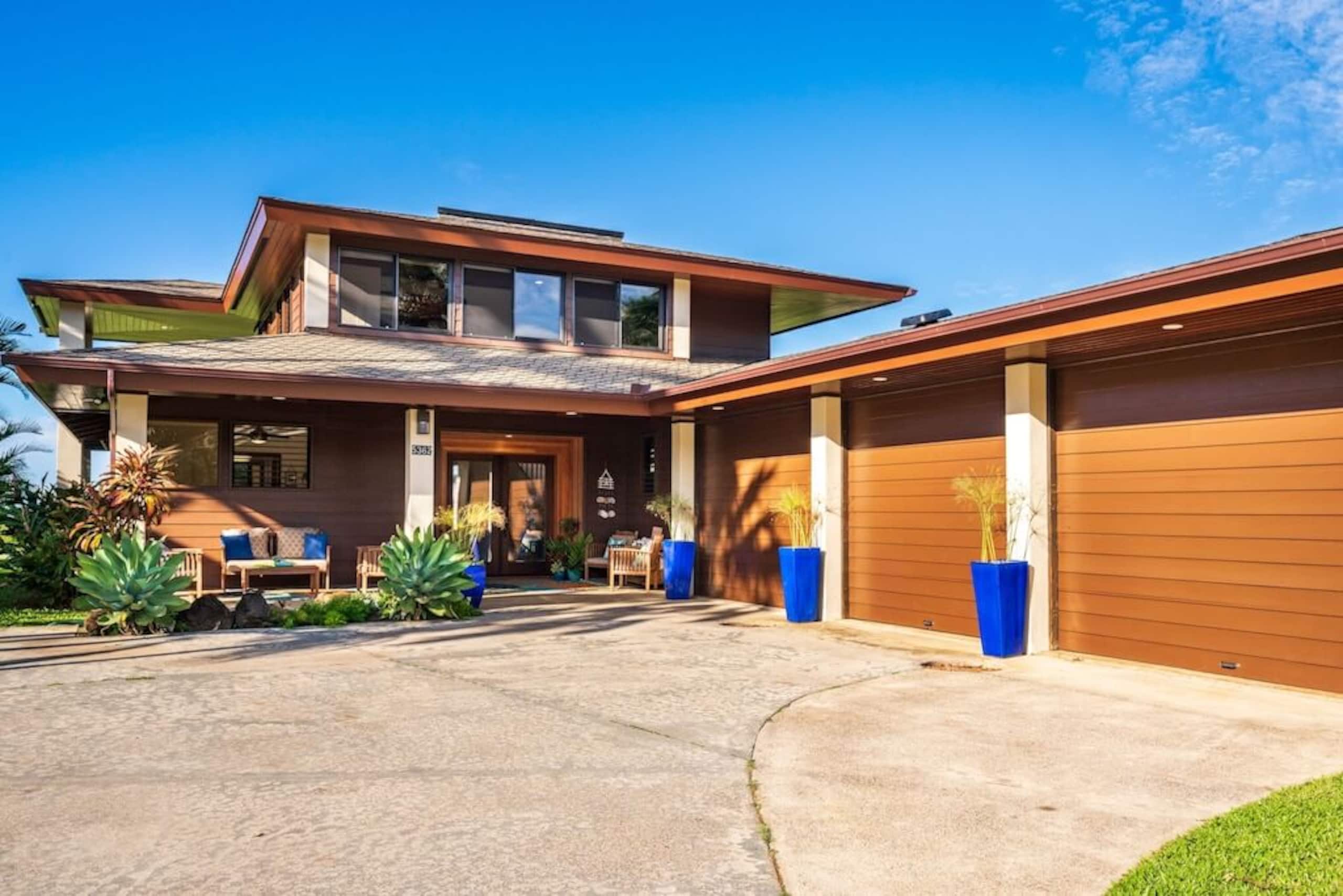 Sunlit Luxe Home Ocean Vista + Sunsets + Full AC - Photo 13