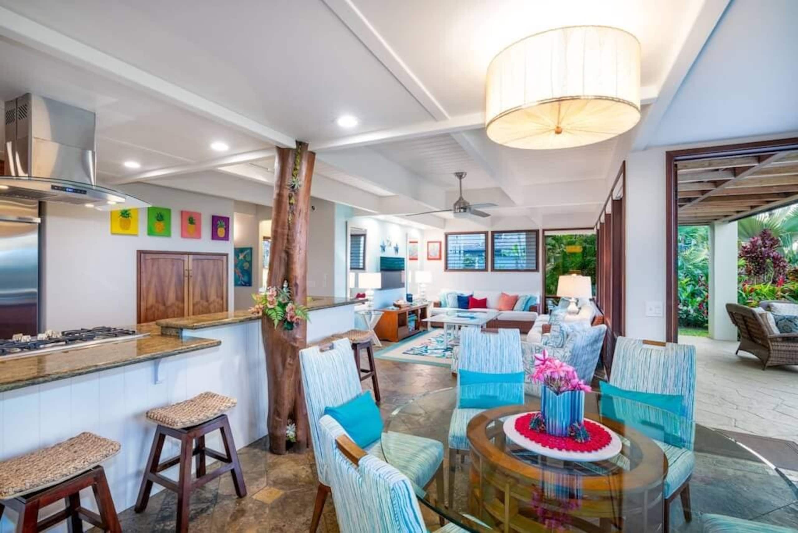 Sunlit Luxe Home Ocean Vista + Sunsets + Full AC - Photo 6
