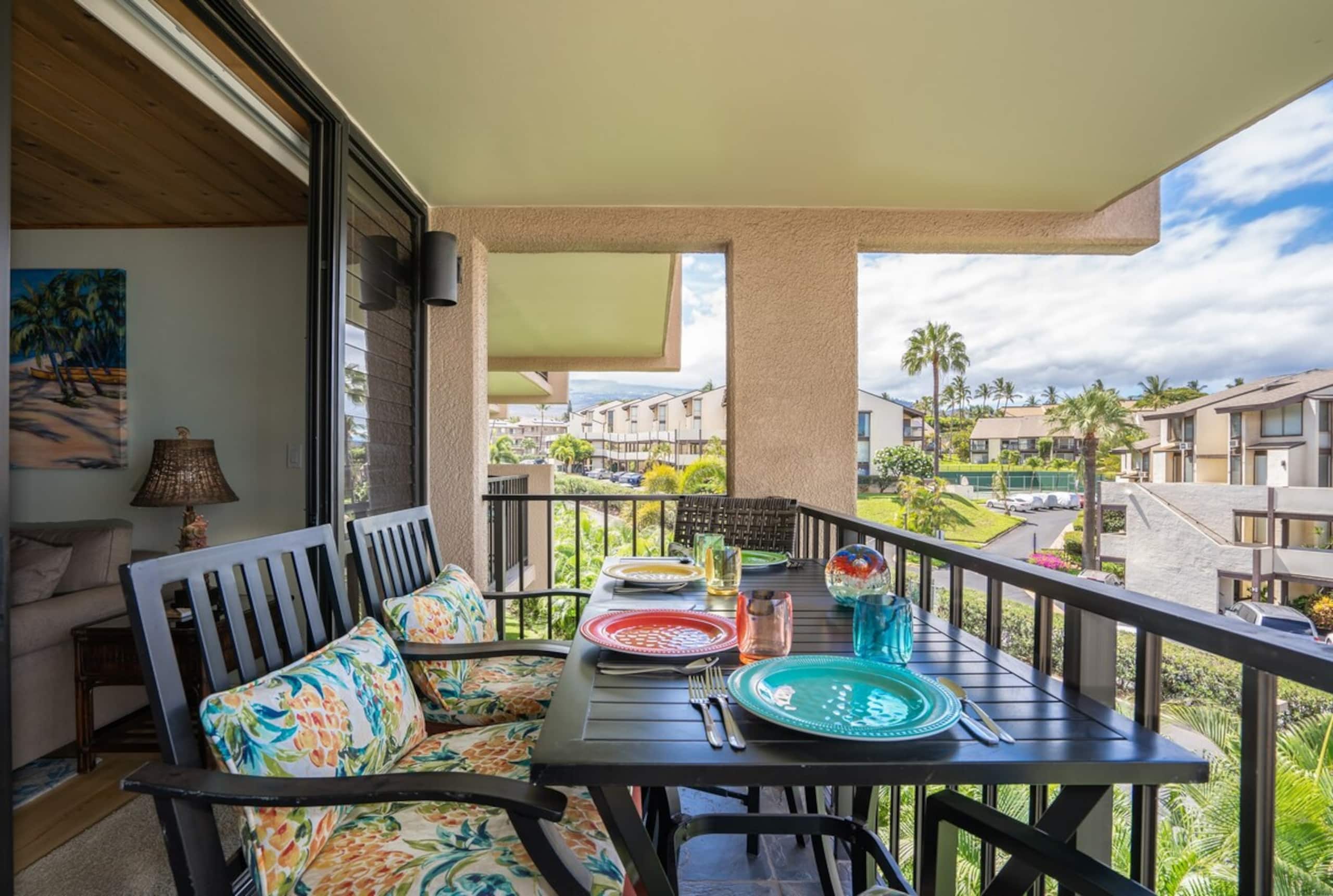 Beachfront condo w/ lanai and ocean views - Photo 3
