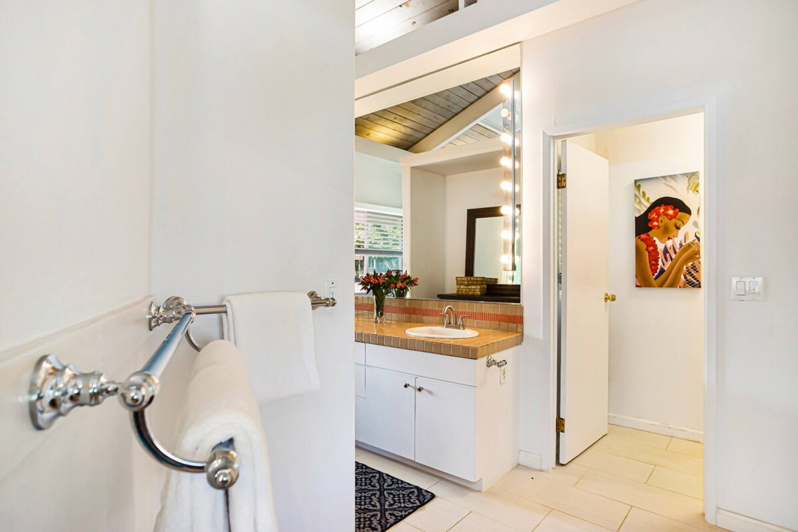 Spacious 2 bdrm - walk to shops & park - A/C bdrms - Photo 22