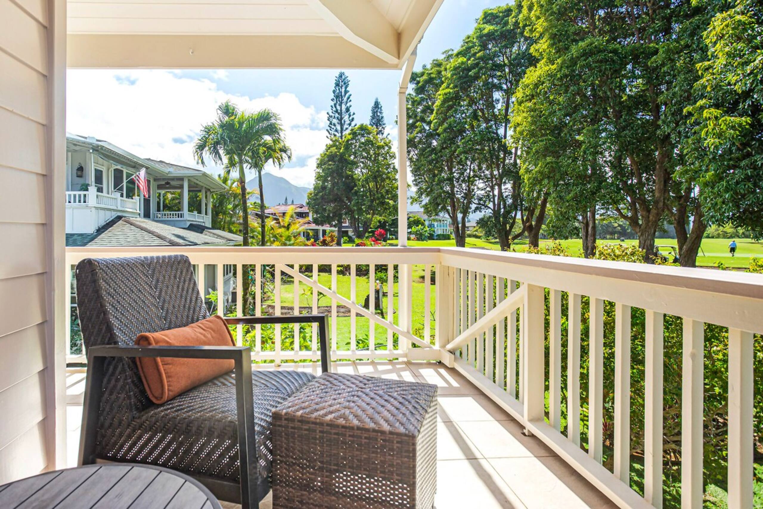 Spacious 2 bdrm - walk to shops & park - A/C bdrms - Photo 33
