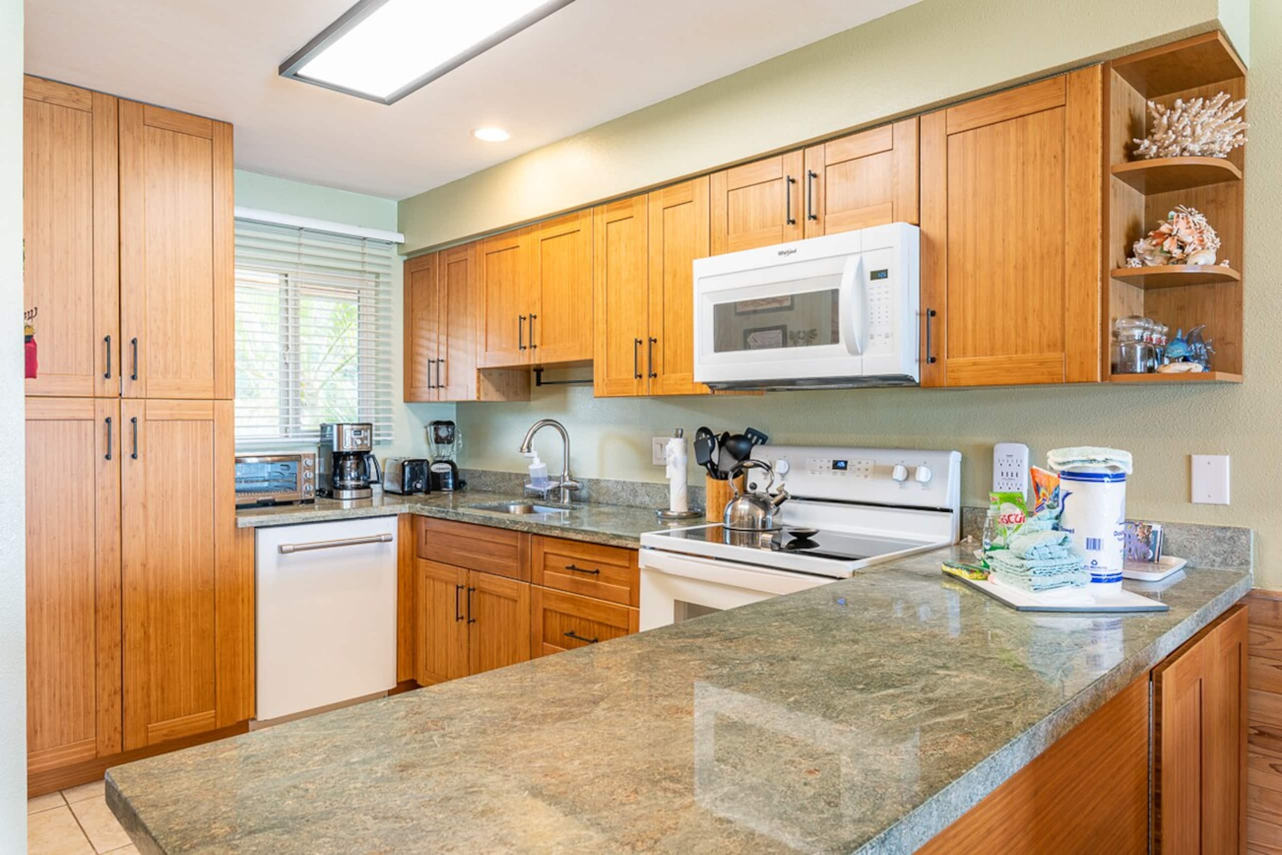 Dream Vacation getaway, B205 paradise - Photo 10