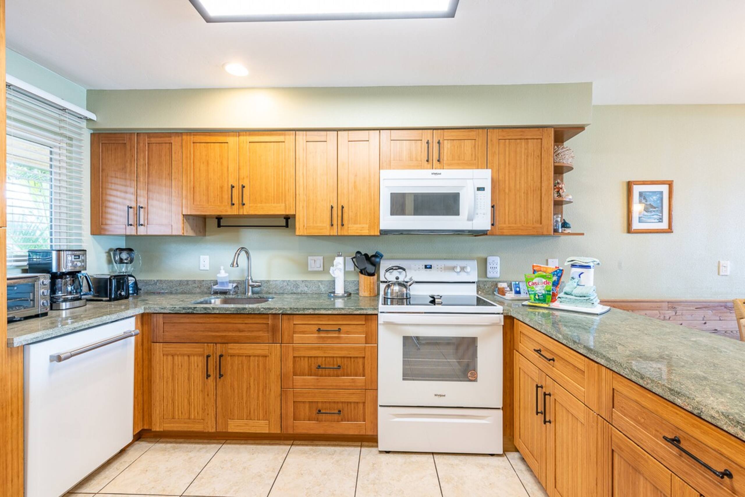Dream Vacation getaway, B205 paradise - Photo 9