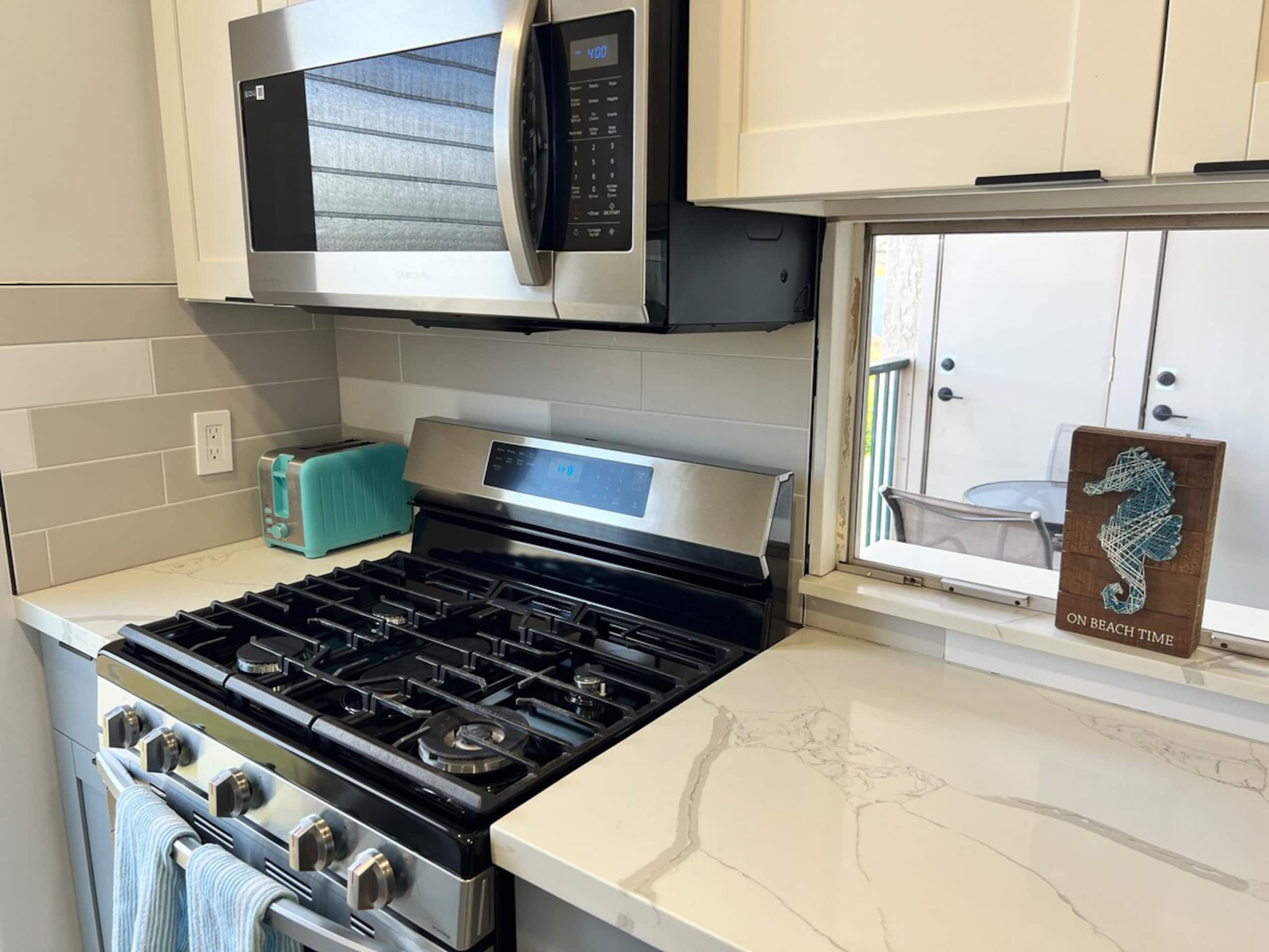 Kalama Terrace Renovated Retreat, AC! - Photo 7