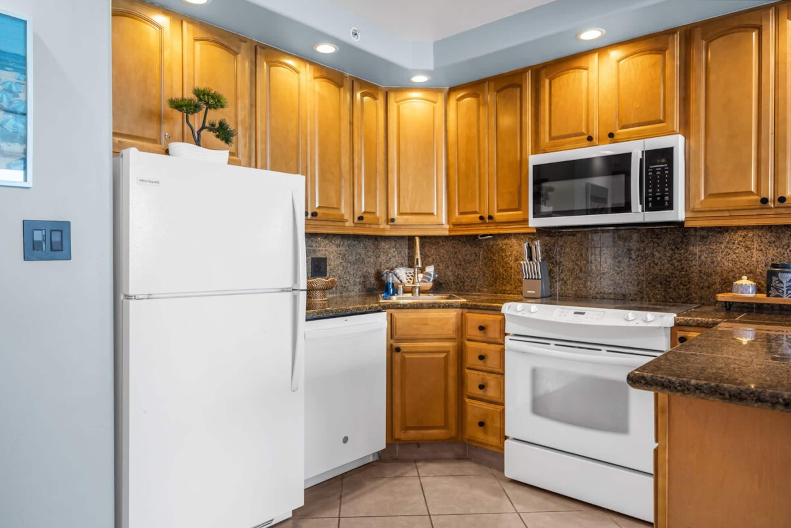Direct Oceanfront - Spectacular 6th floor Studio - Photo 21