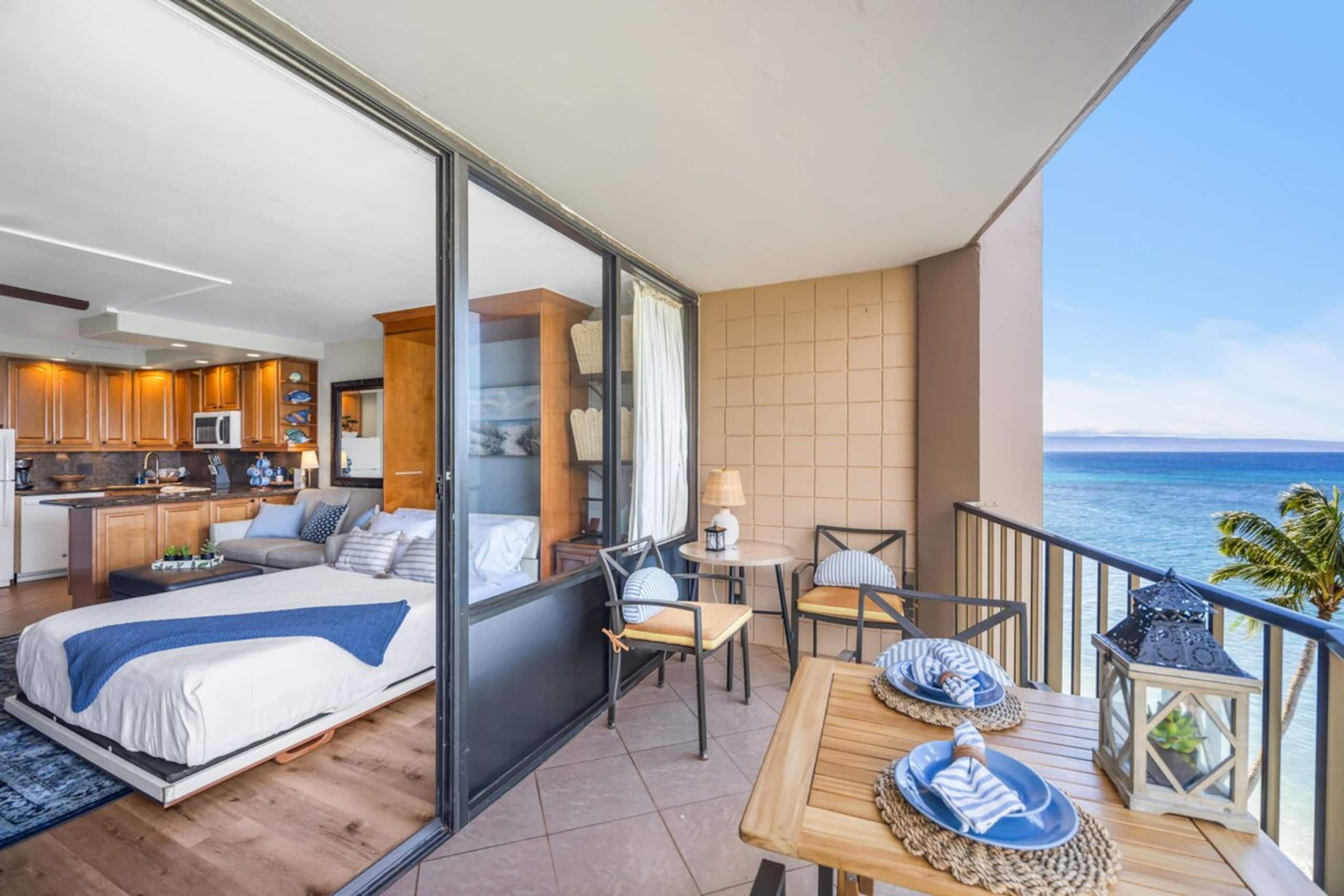 Direct Oceanfront - Spectacular 6th floor Studio - Photo 18