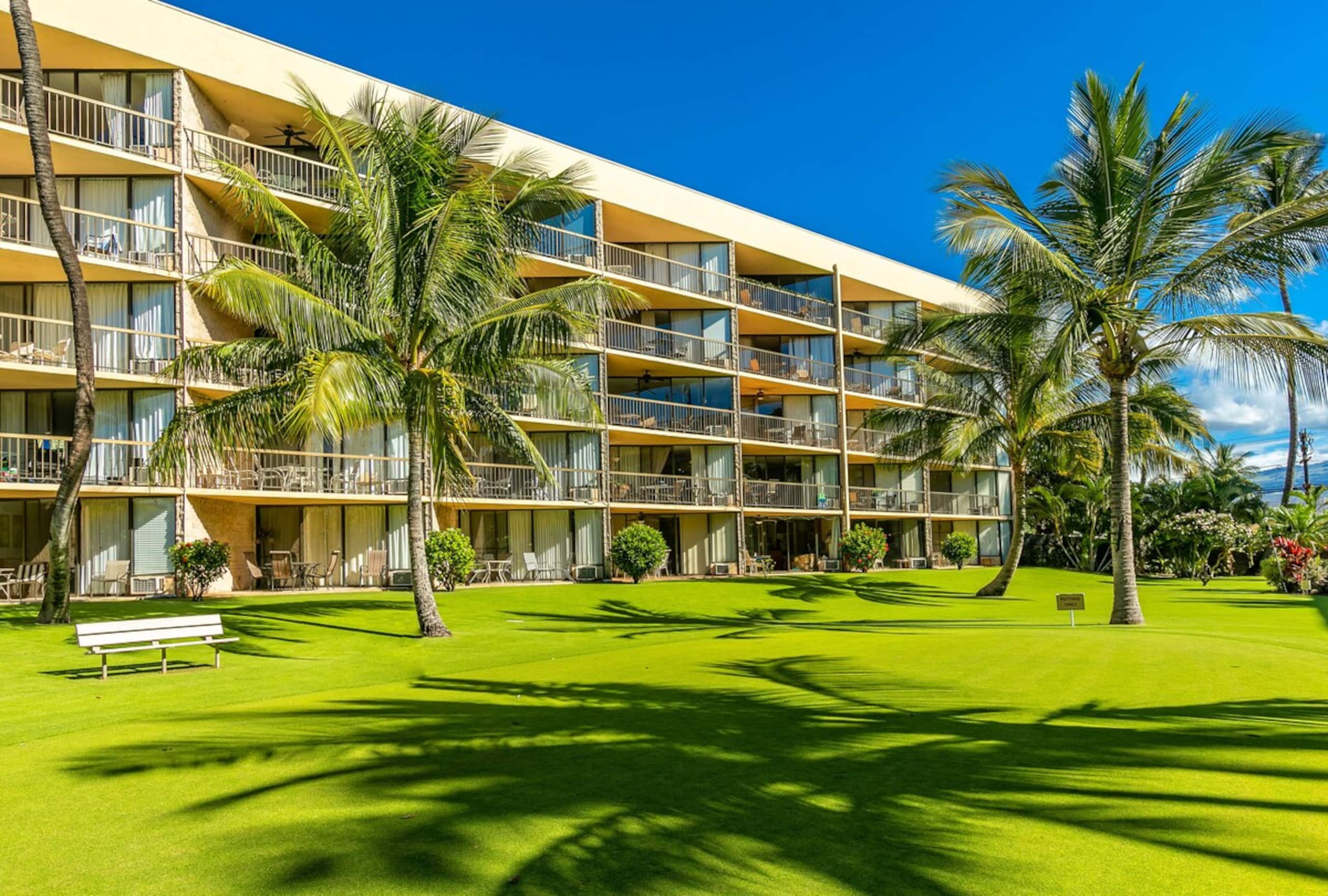 Maui Sunset Beachfront Condo with Ocean View - Photo 23