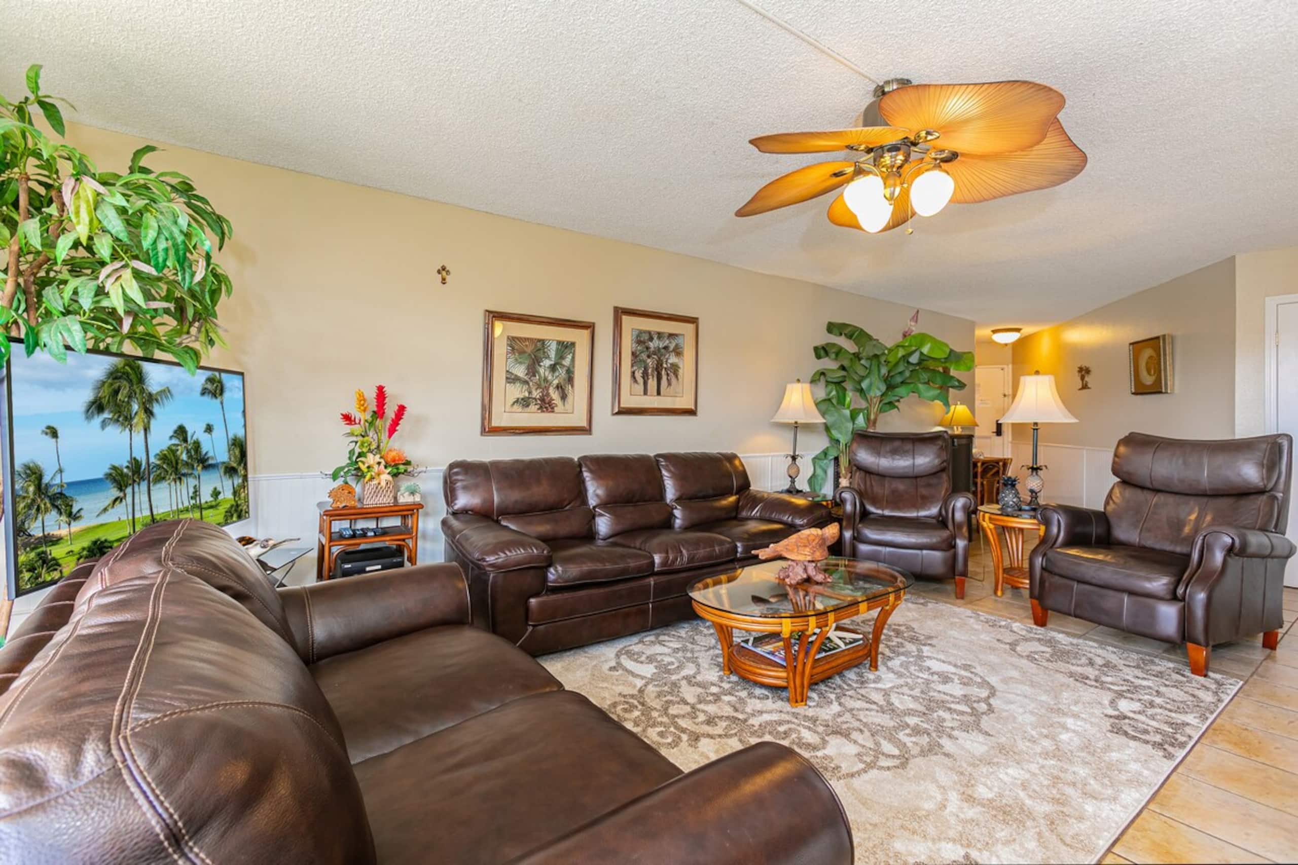 Maui Sunset Beachfront Condo with Ocean View - Photo 5