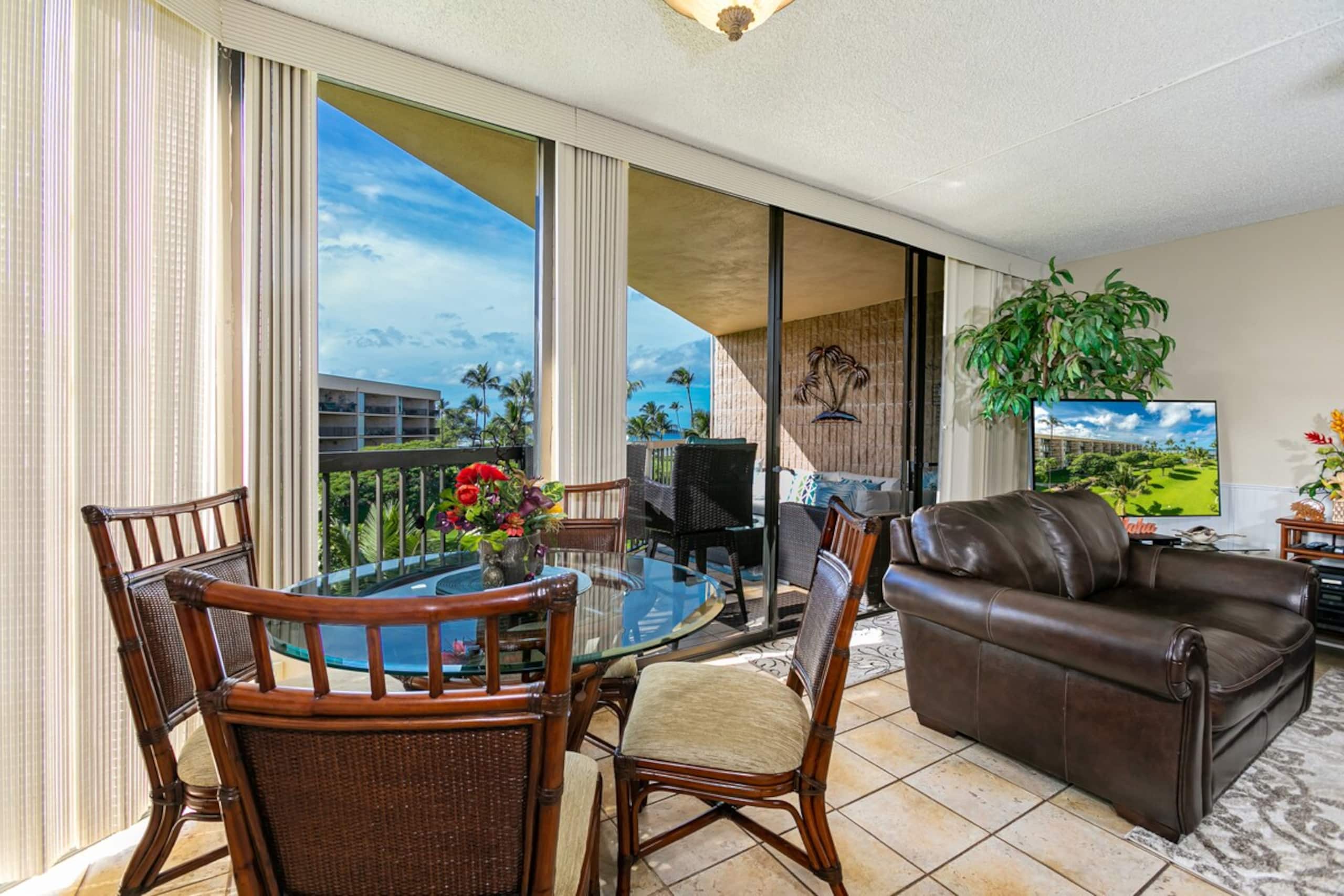 Maui Sunset Beachfront Condo with Ocean View - Main photo