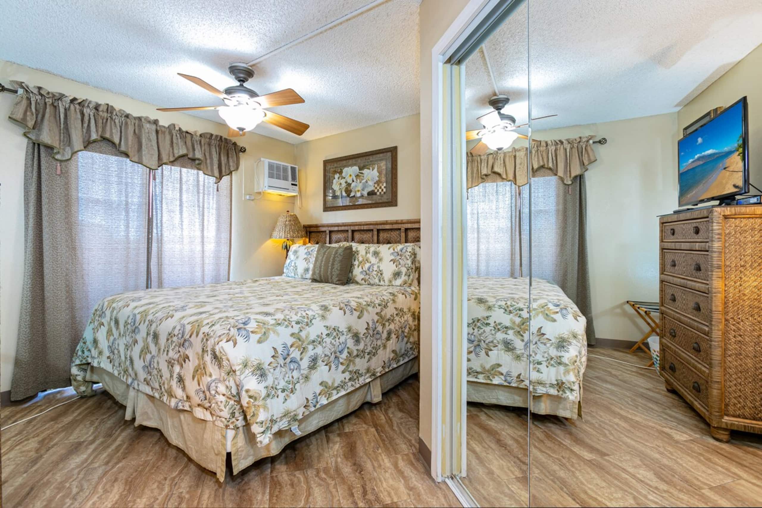Maui Sunset Beachfront Condo with Ocean View - Photo 9