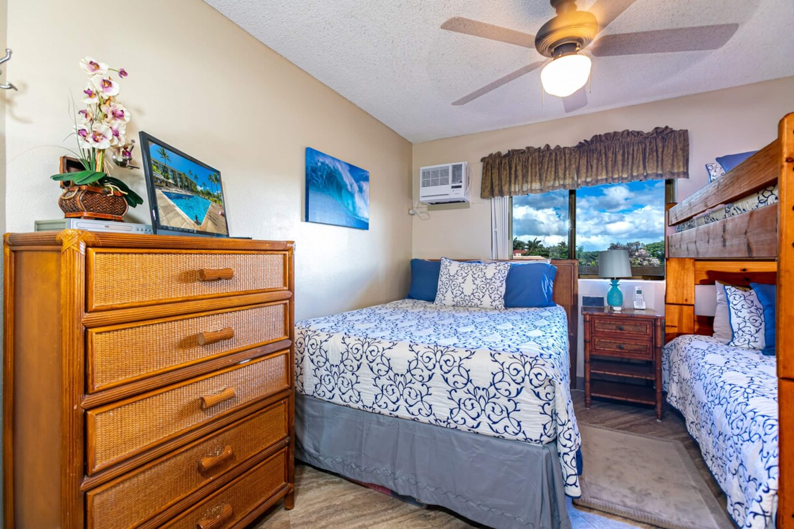 Maui Sunset Beachfront Condo with Ocean View - Photo 15