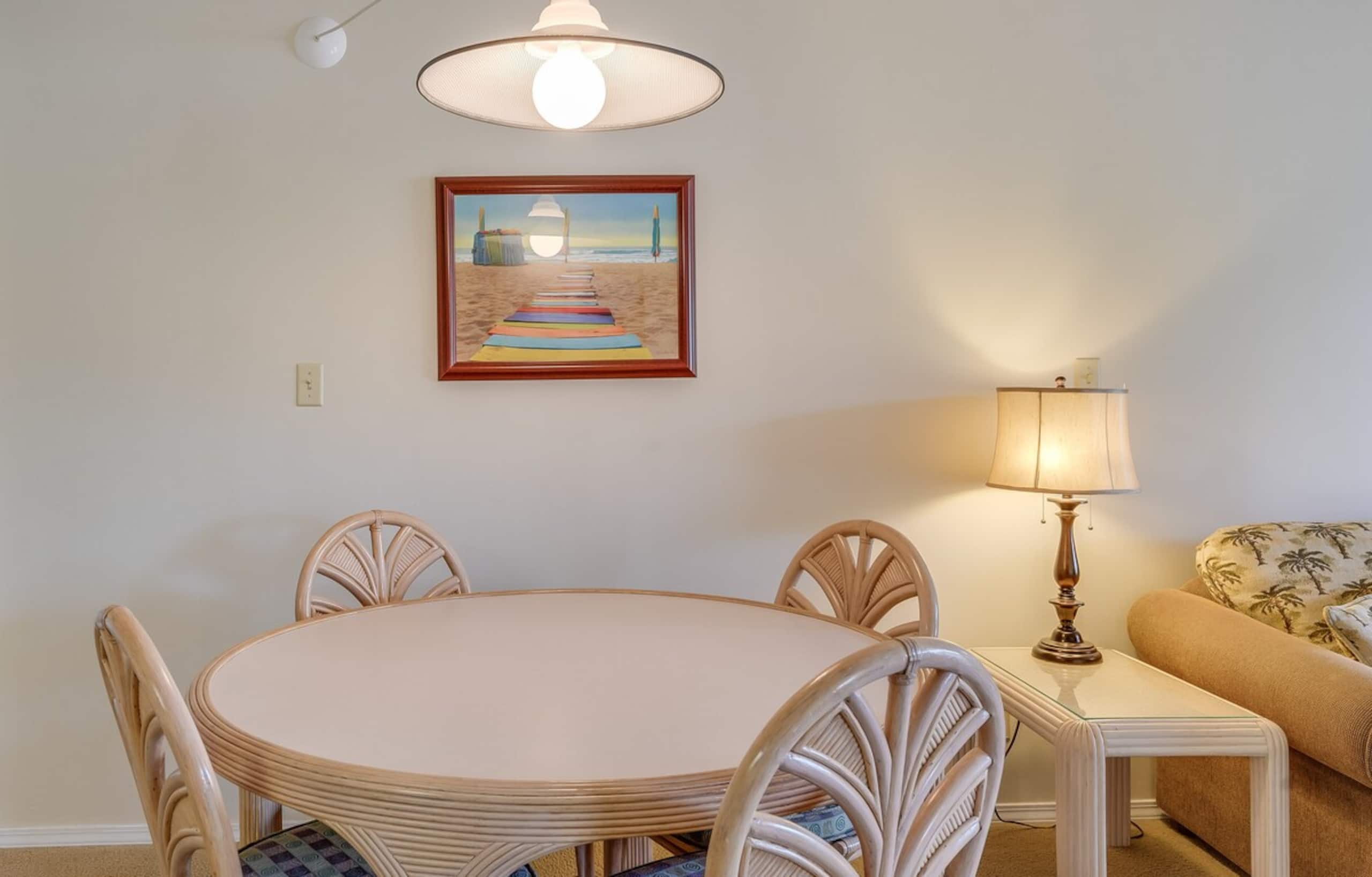 Breezy condo w/ pool, BBQ & lanai - Photo 8