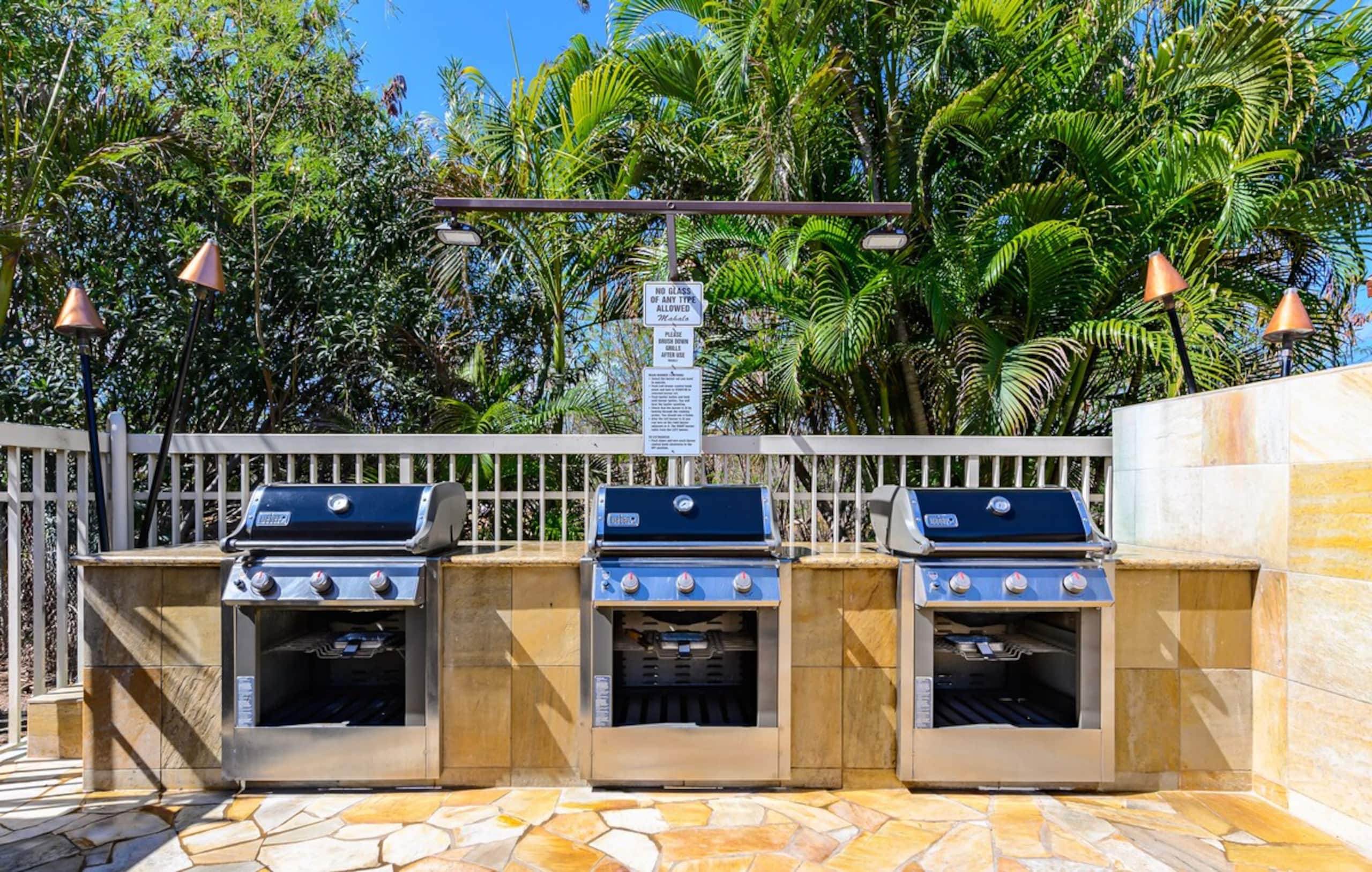 Breezy condo w/ pool, BBQ & lanai - Photo 18