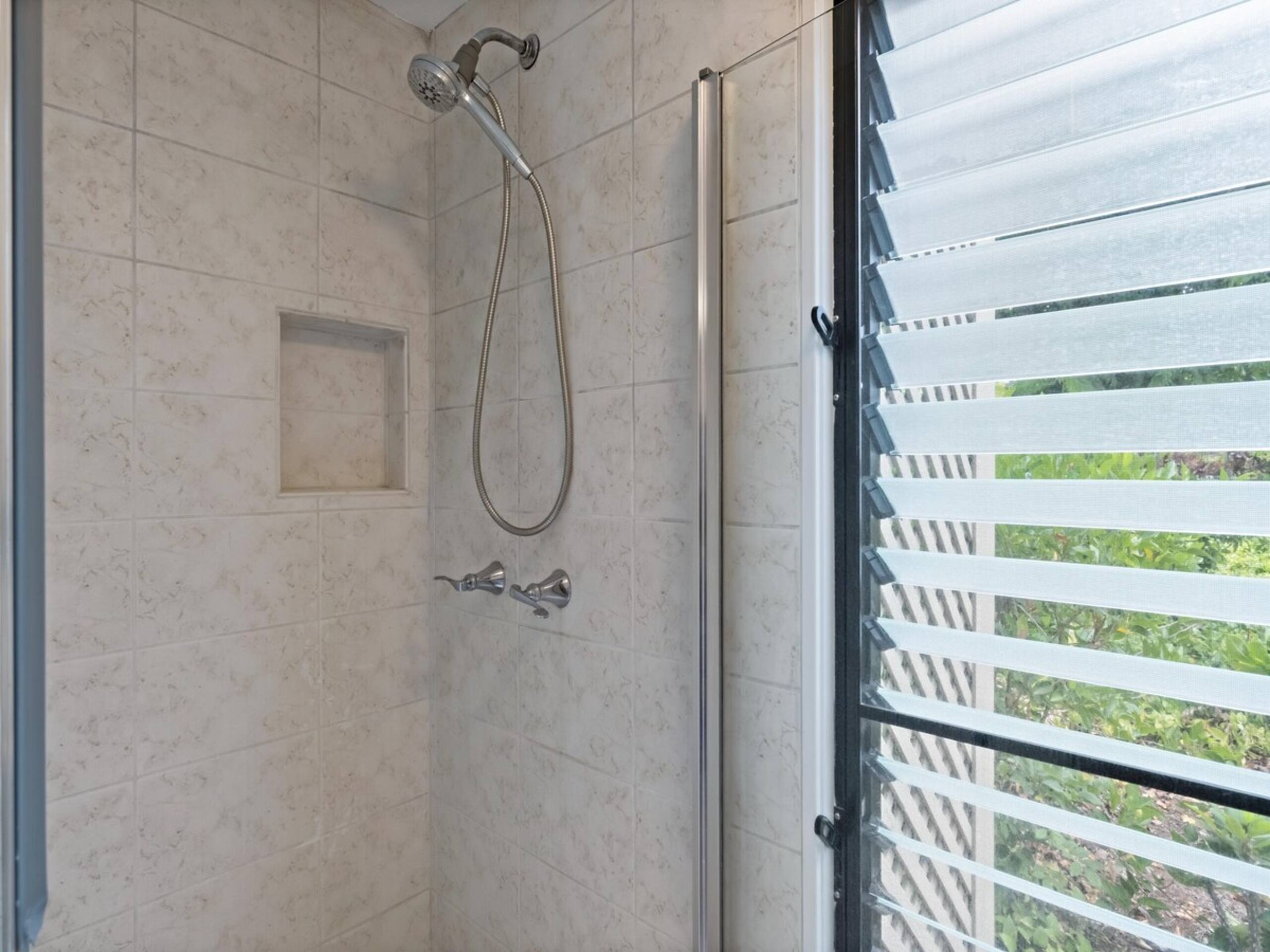 Ocean Views, Tropical Decor, Professionally - Photo 19