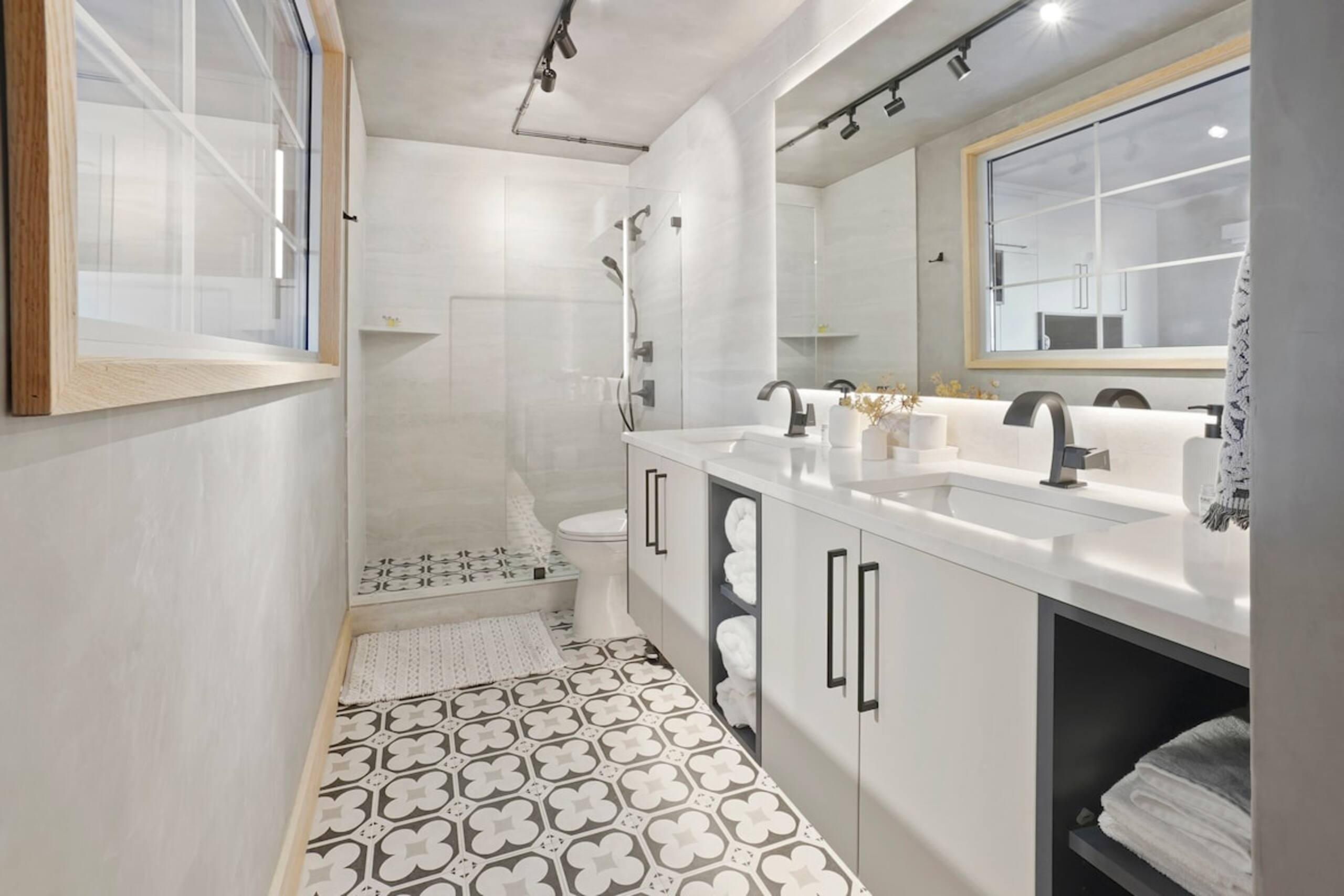 Modern Chic Kihei Villa • 3-Min Walk to Ocean - Photo 21