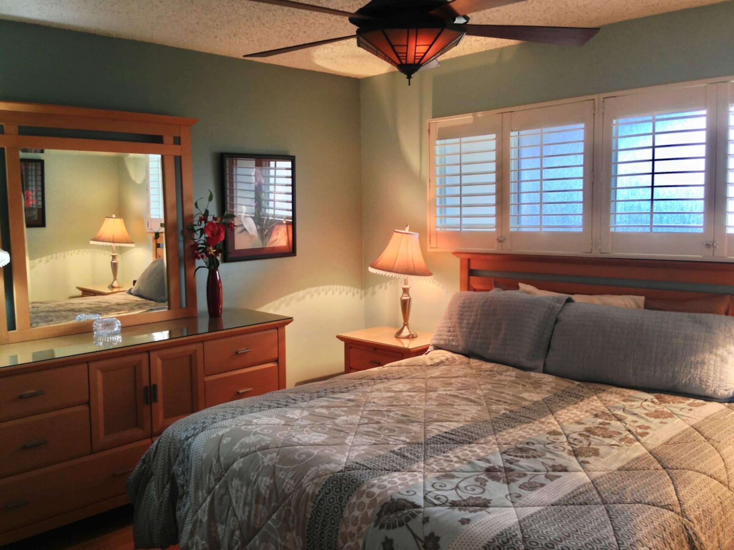Ocean View Condo Steps to Beach King Bed & New AC - Photo 2