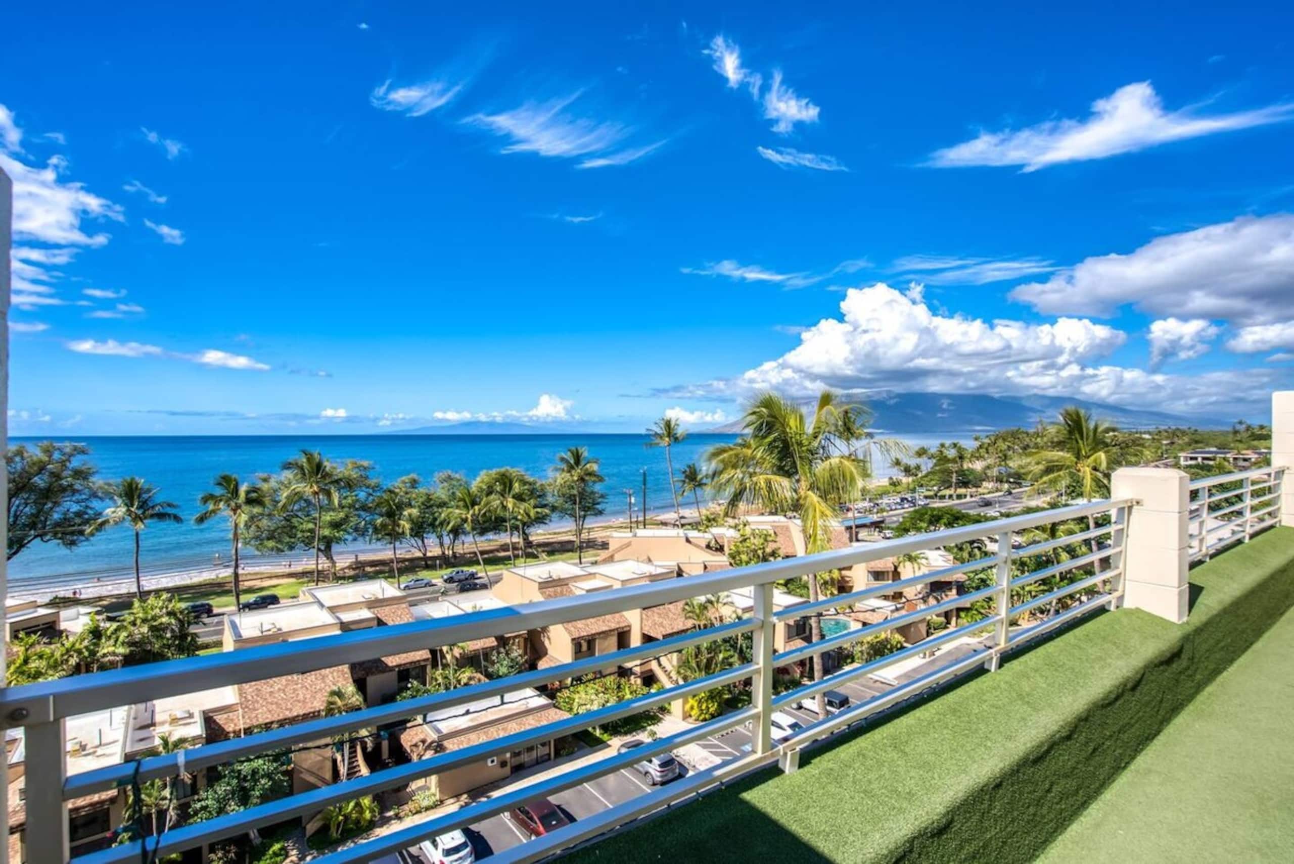 Ocean View Condo Steps to Beach King Bed & New AC - Photo 22