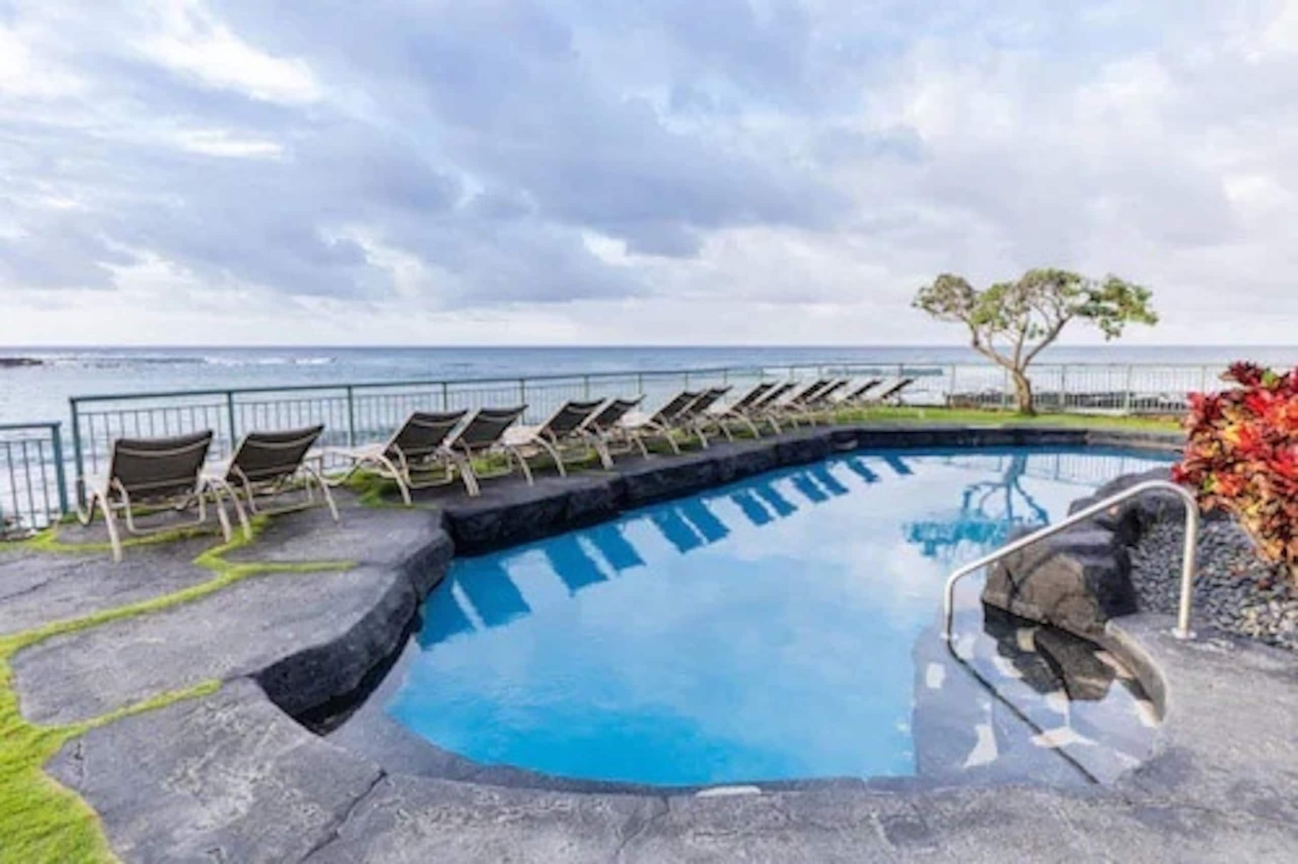 Beautiful Marriott Waiohai beach club- 2 bdrm - Photo 31