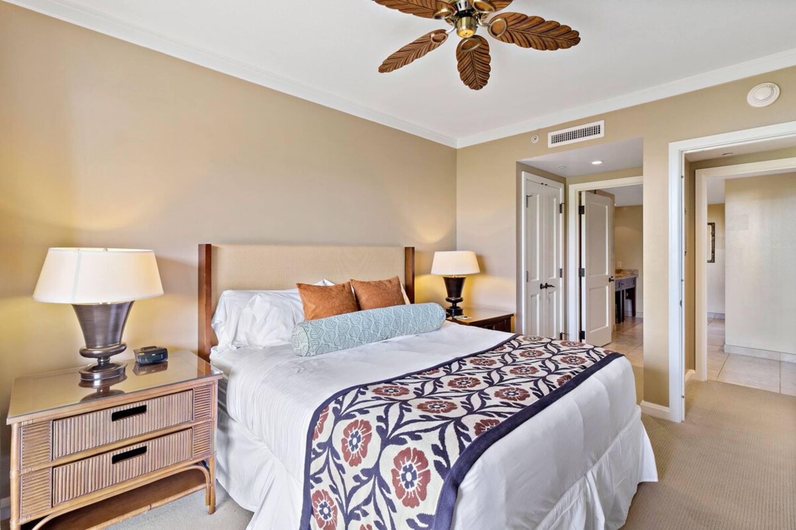Two Condos with Resort, Pool, and Ocean Views - Photo 37