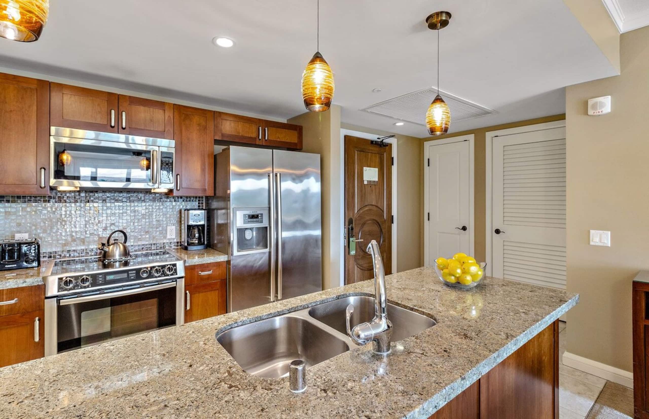 Two Condos with Resort, Pool, and Ocean Views - Photo 25