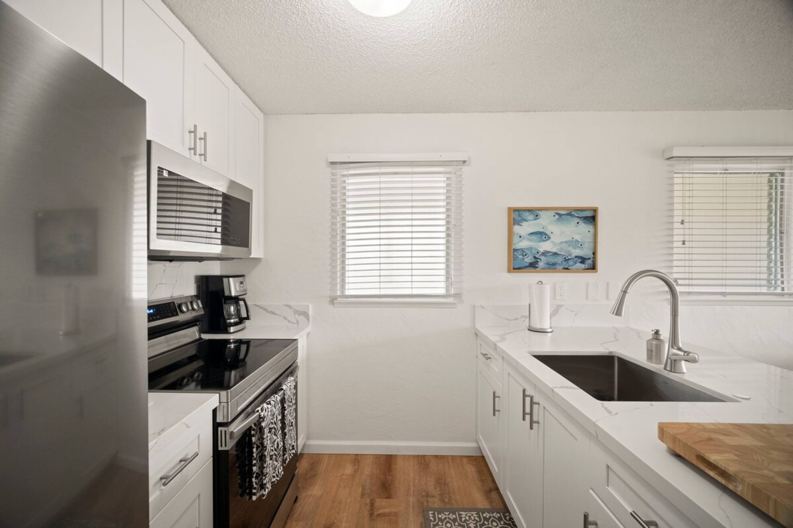 Plantation Hale J9, 2nd Floor, End Unit - Photo 4