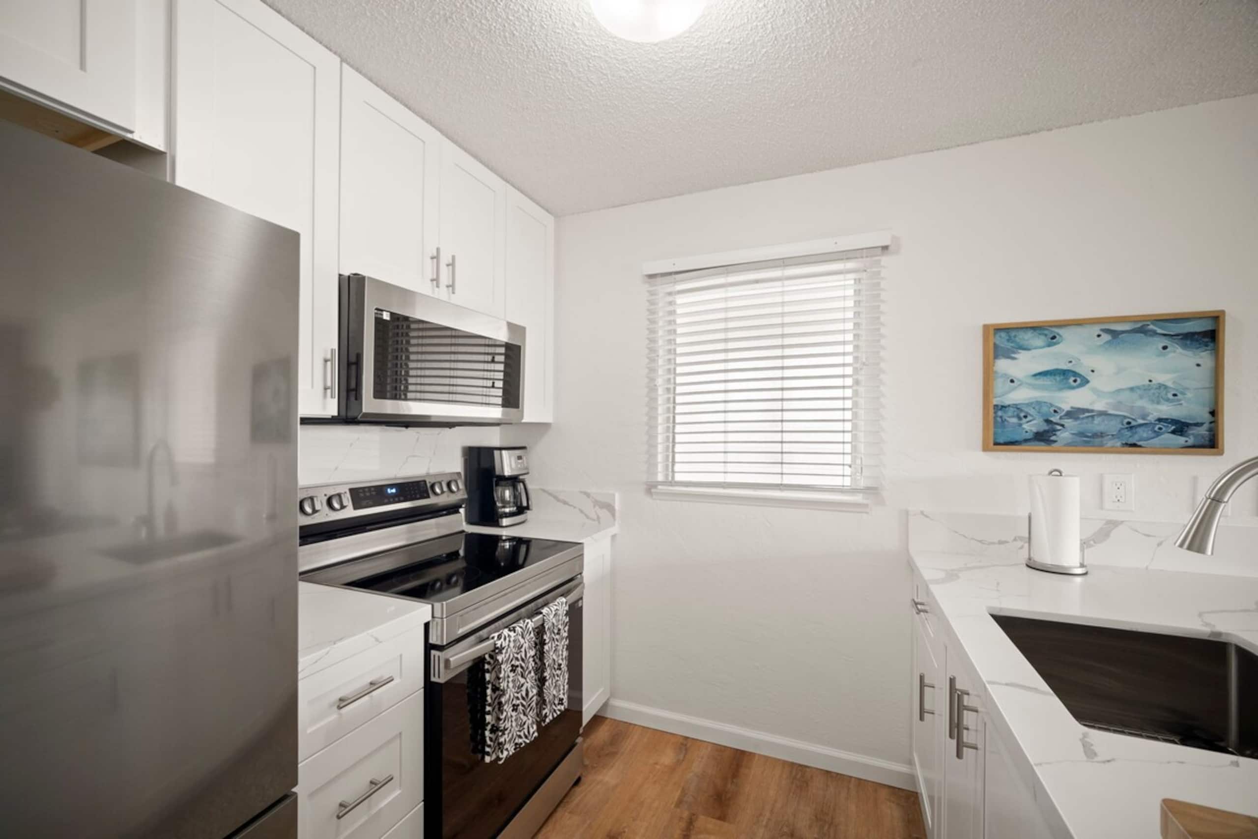 Plantation Hale J9, 2nd Floor, End Unit - Photo 15