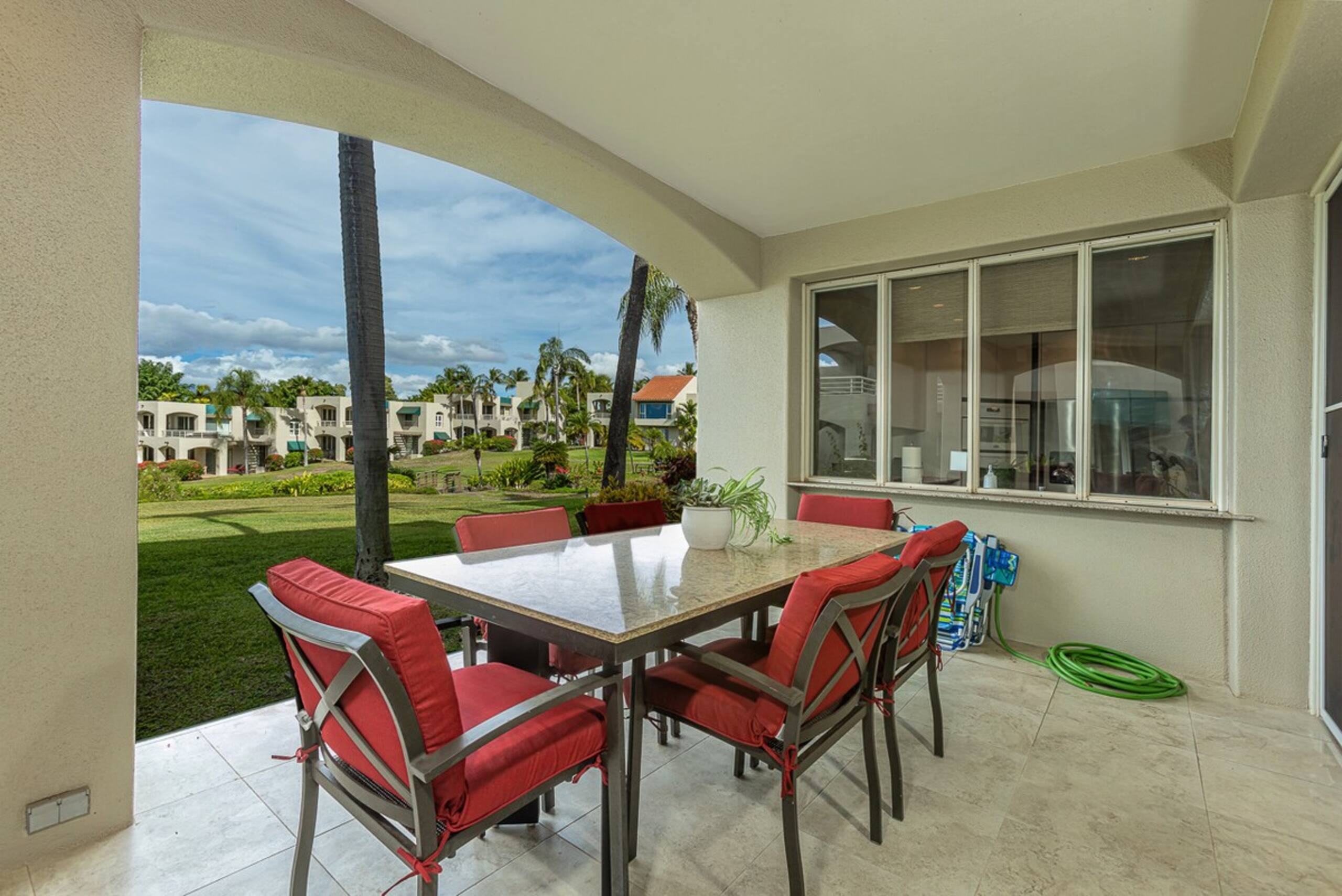 Ocean view 2BR condo w/ pool and Jacuzzi - Photo 9