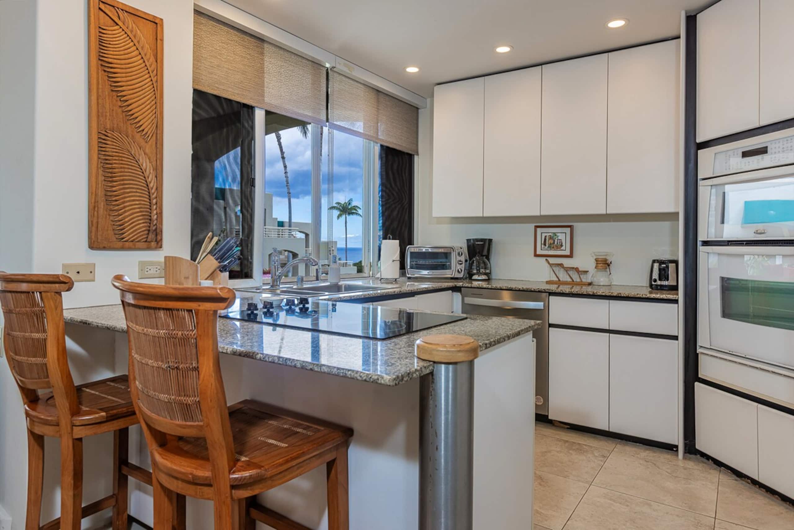 Ocean view 2BR condo w/ pool and Jacuzzi - Photo 22