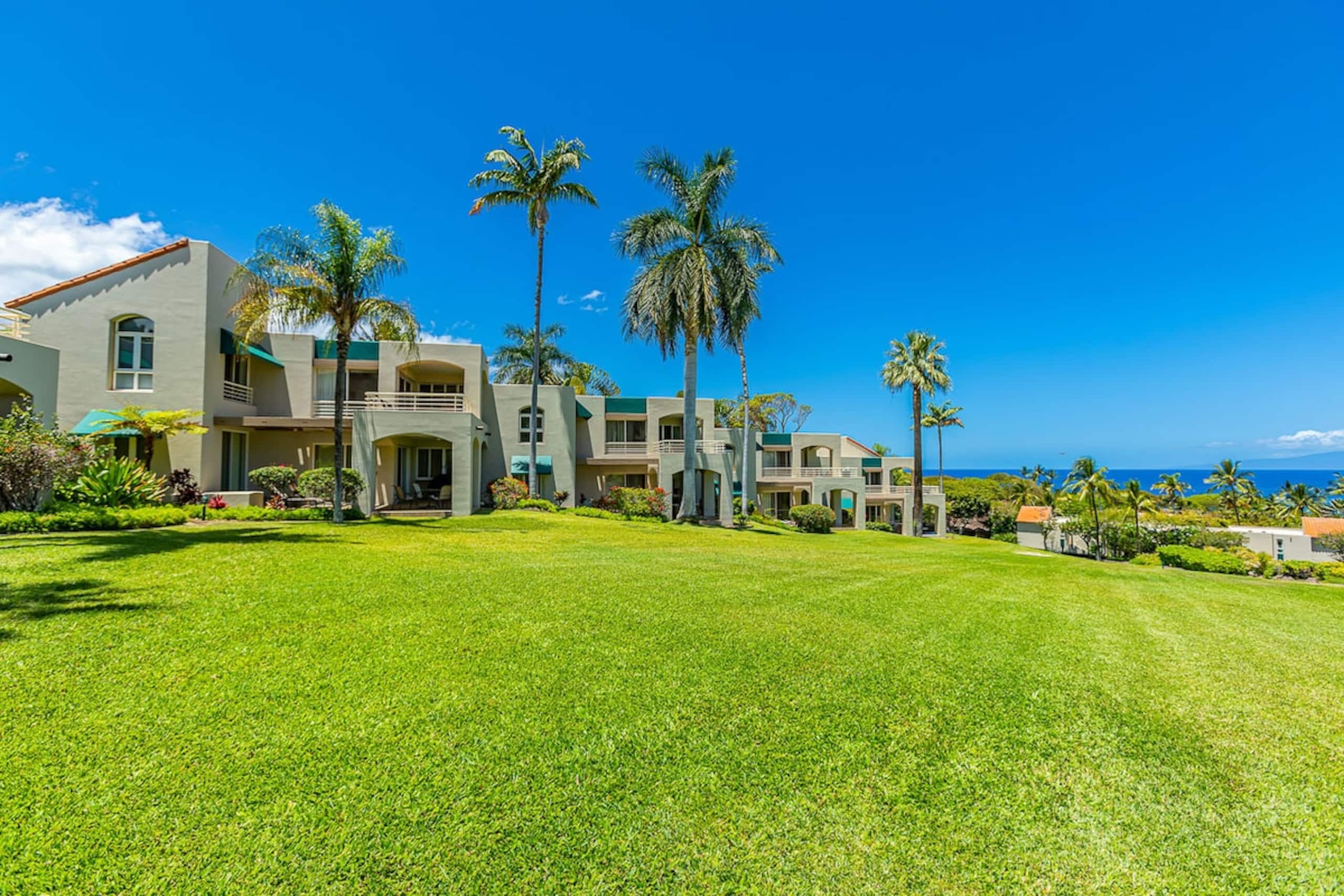 Ocean view 2BR condo w/ pool and Jacuzzi - Photo 62