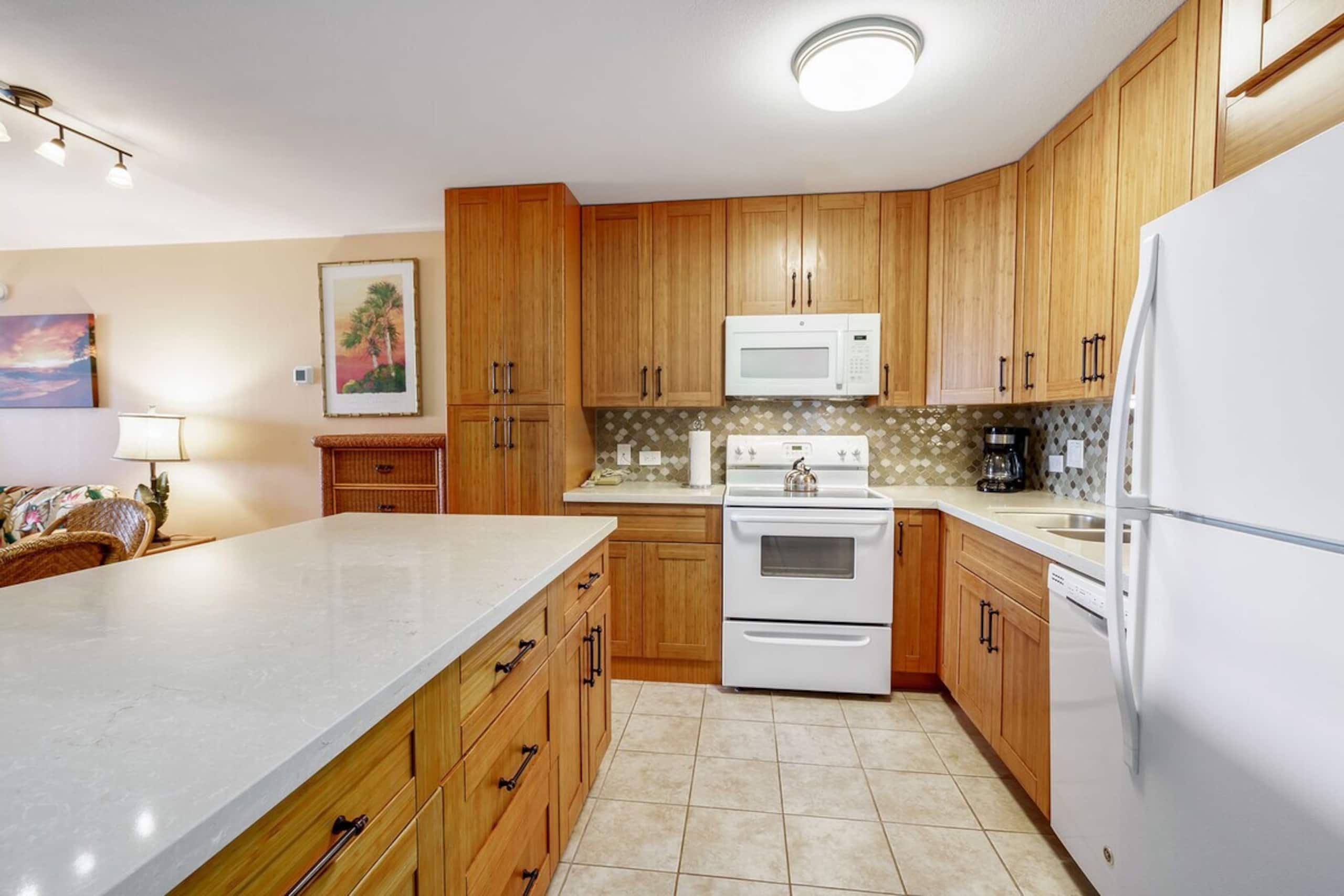 Kamaole Sands 4-306 - Split AC + Pool + King Bed - Photo 13