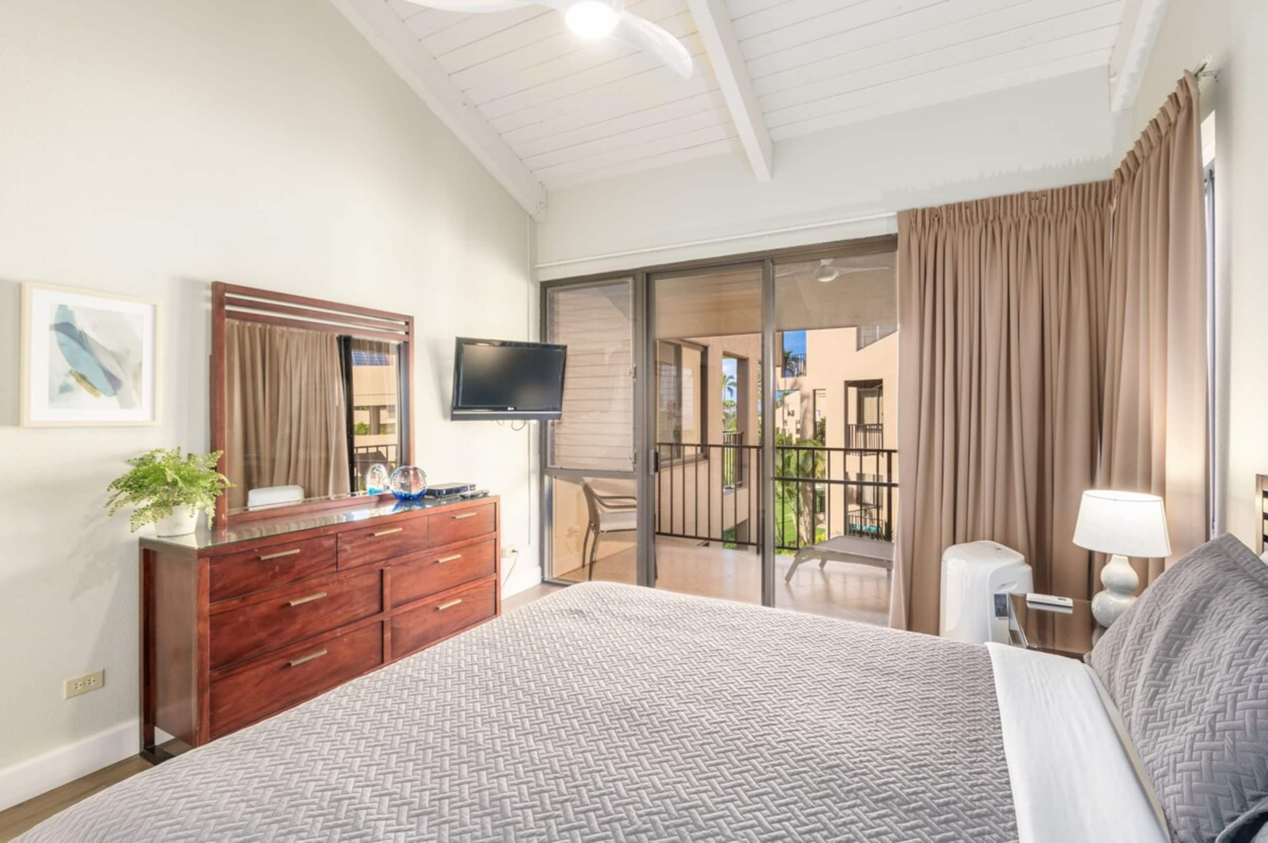 Kamaole Sands 5-316-Well Equipped-Ocean Views-AC - Photo 14