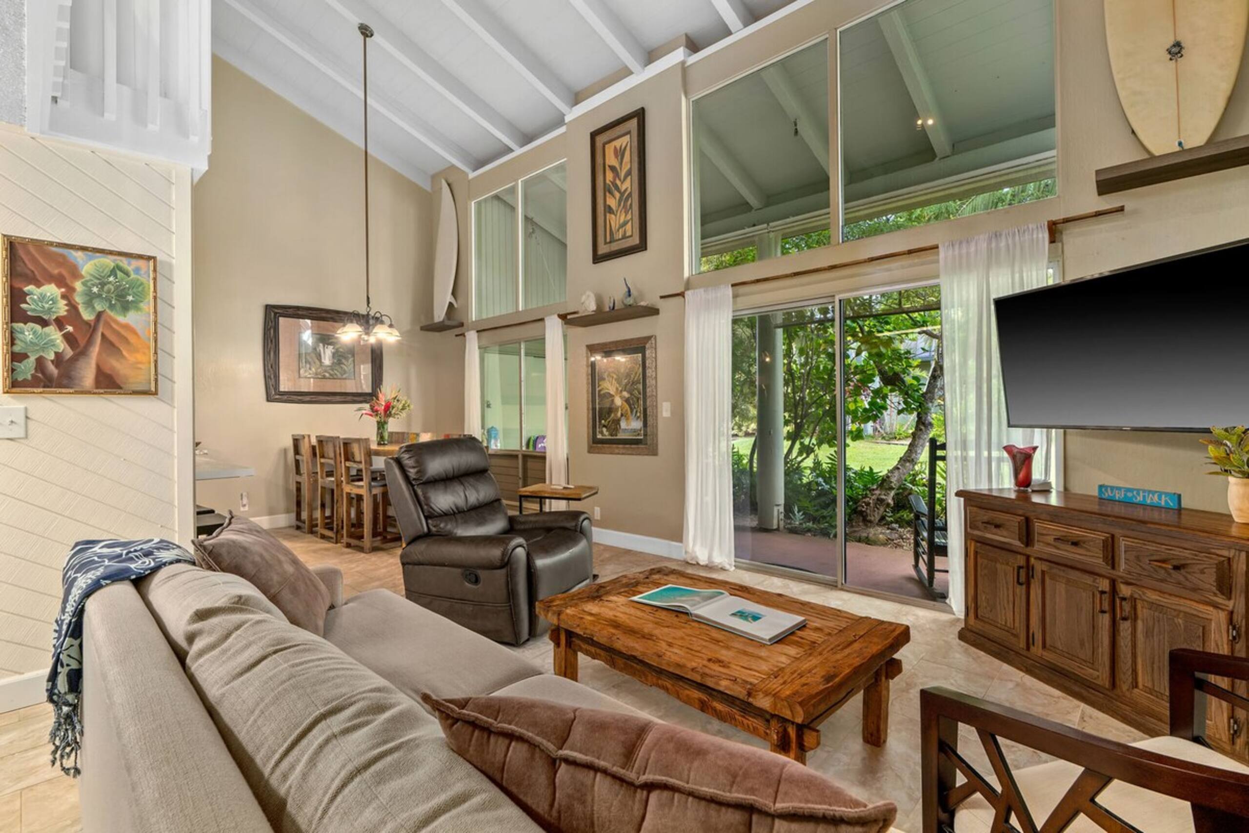 Relaxing Princeville Stay w Pool, AC & Comfort - Photo 10