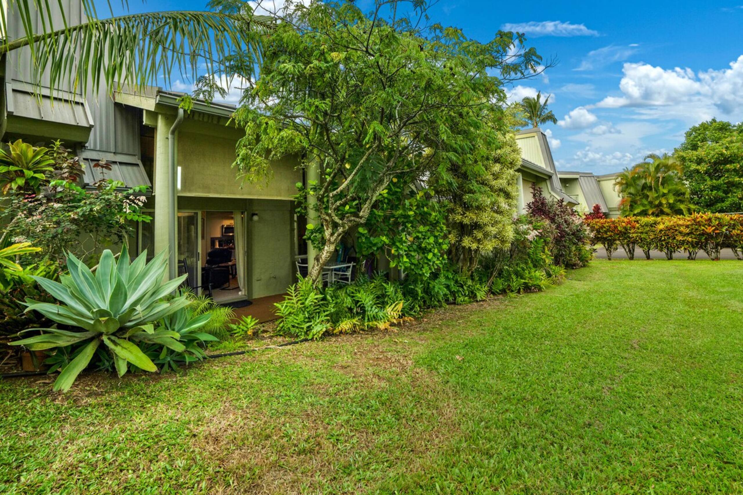 Relaxing Princeville Stay w Pool, AC & Comfort - Photo 19
