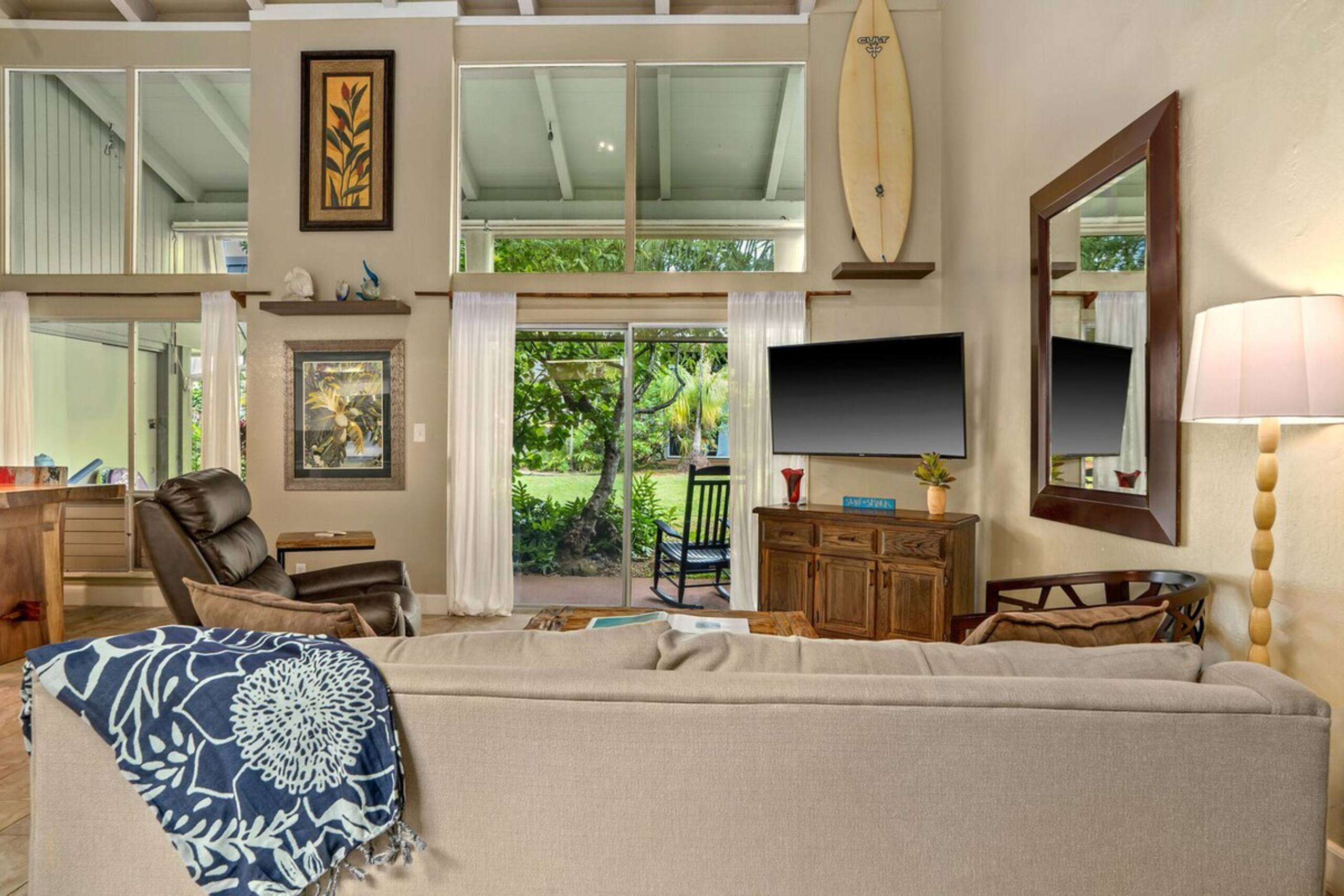 Relaxing Princeville Stay w Pool, AC & Comfort - Photo 9
