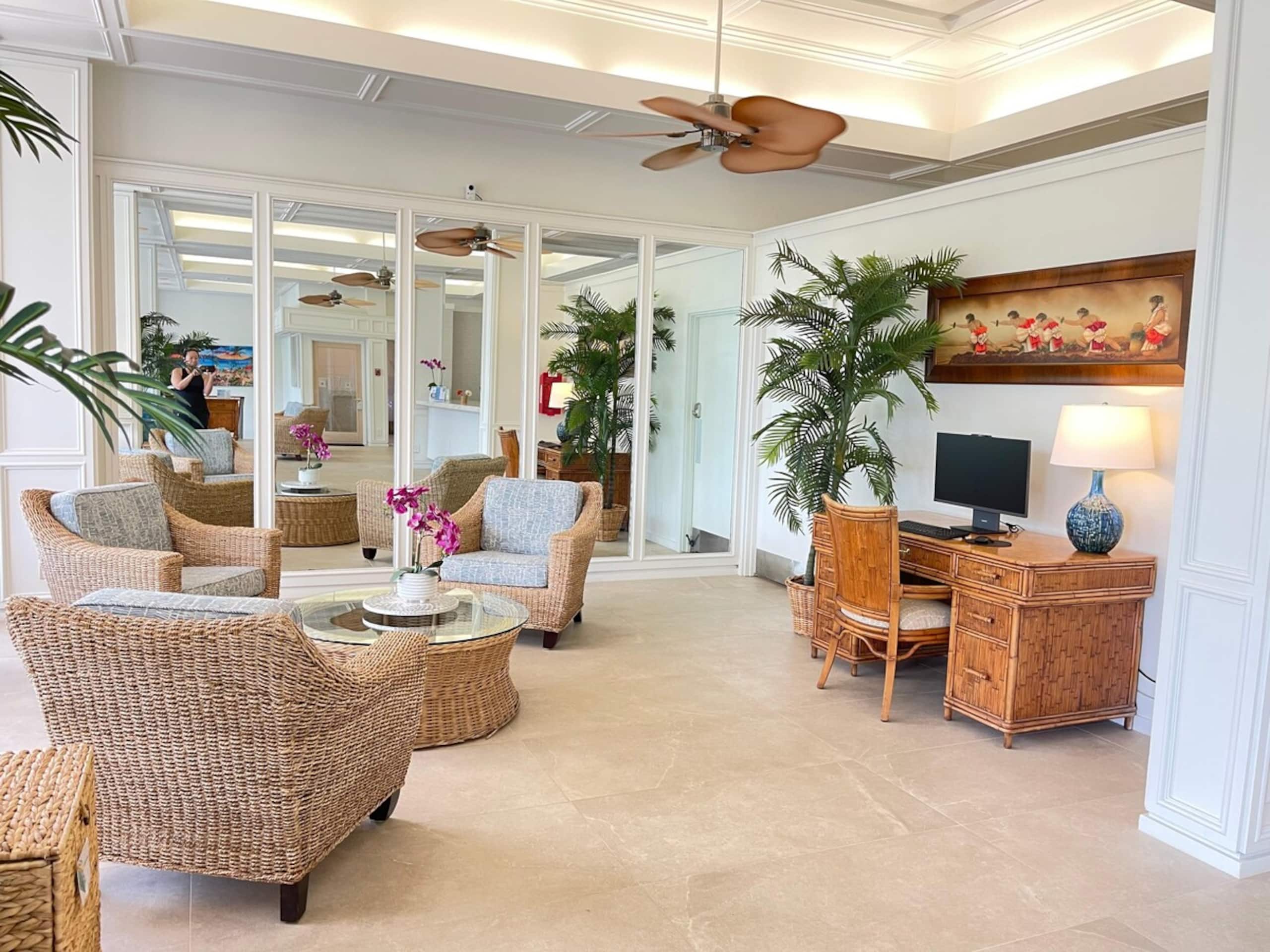 Great Value Walk to Whaler's Village, beachfront - Photo 24