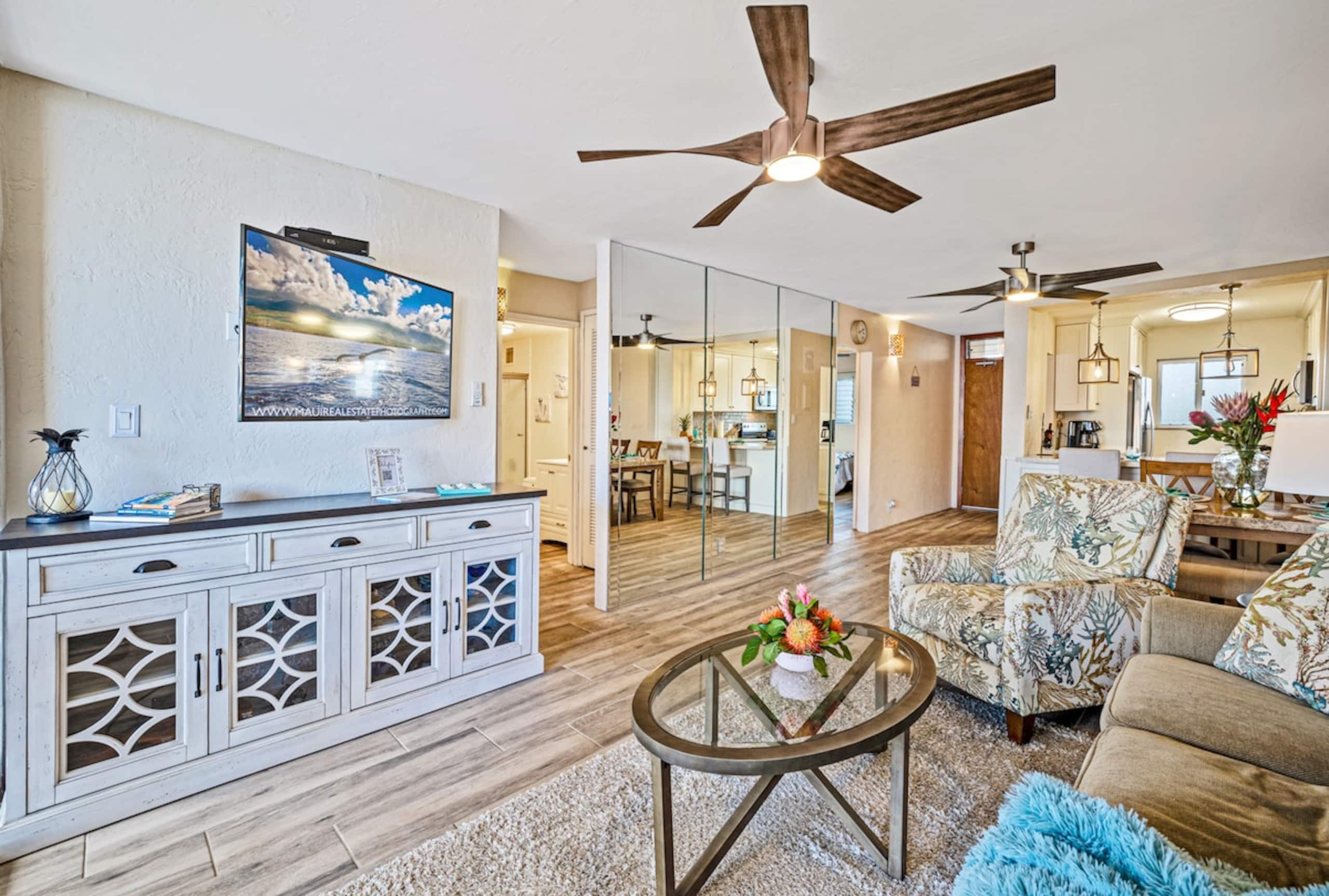 2 Bed 2 BA Beachfront, VIEWS & ZERO Cleaning Fee - Photo 1