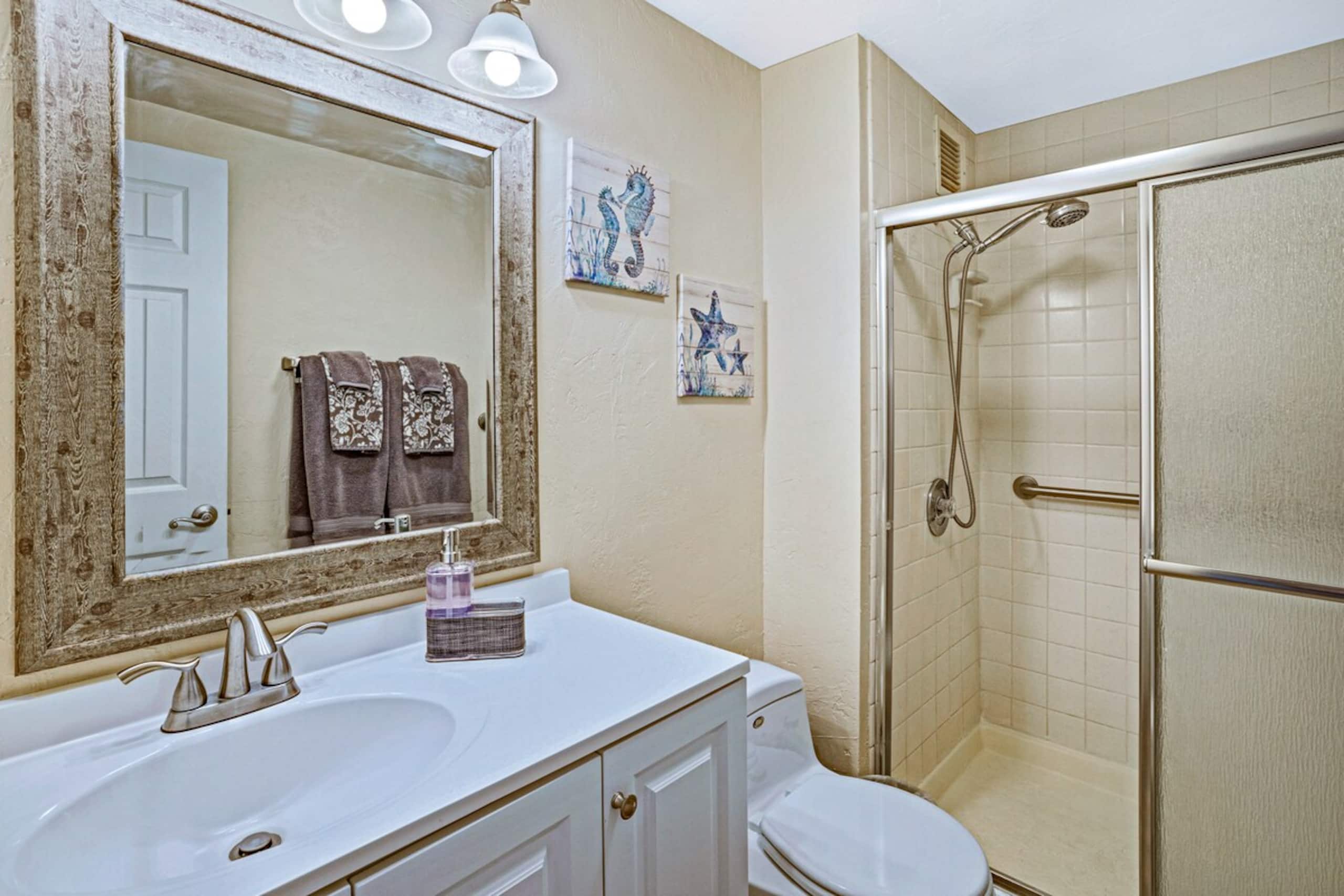 2 Bed 2 BA Beachfront, VIEWS & ZERO Cleaning Fee - Photo 26