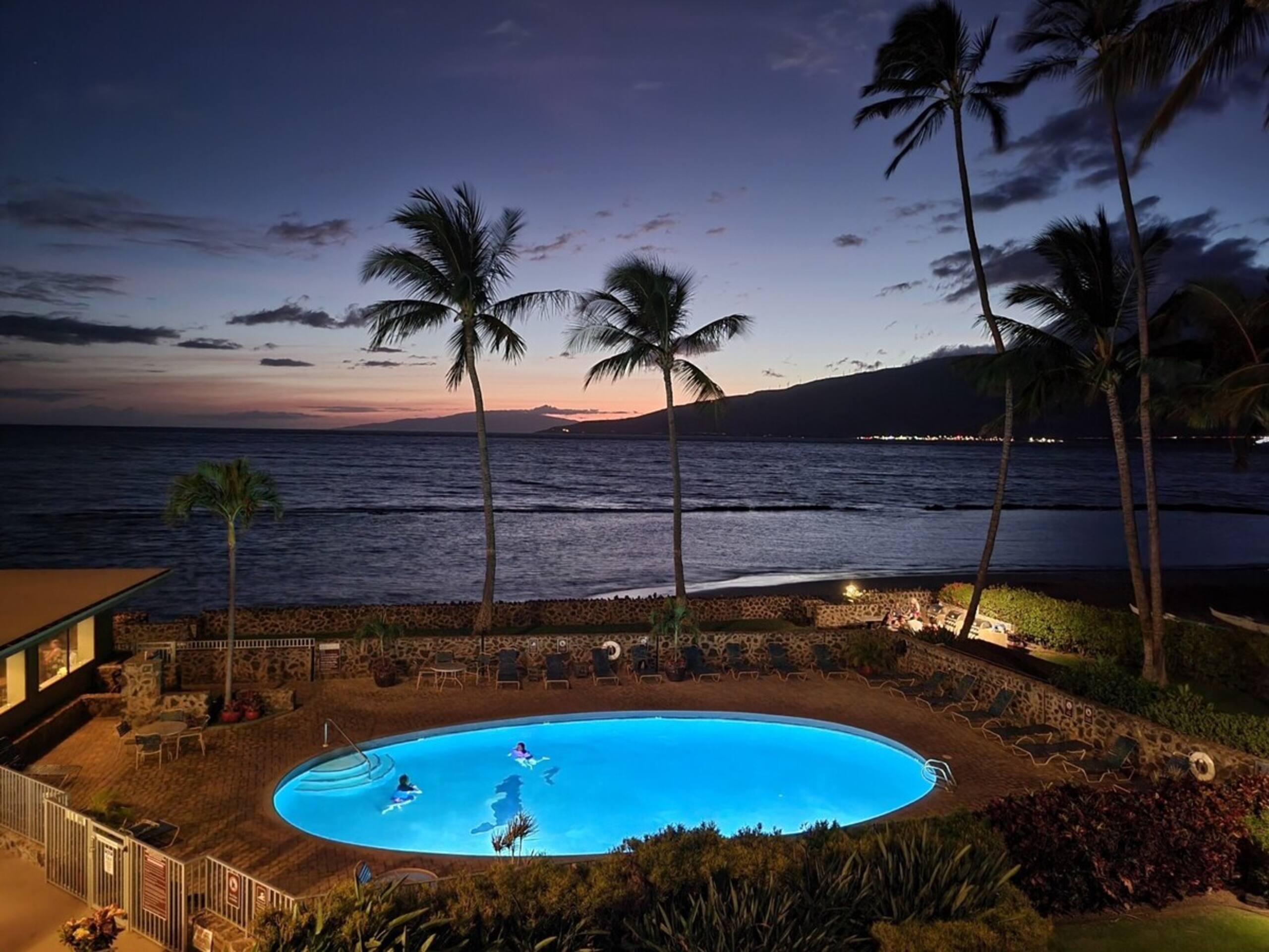 2 Bed 2 BA Beachfront, VIEWS & ZERO Cleaning Fee - Photo 32