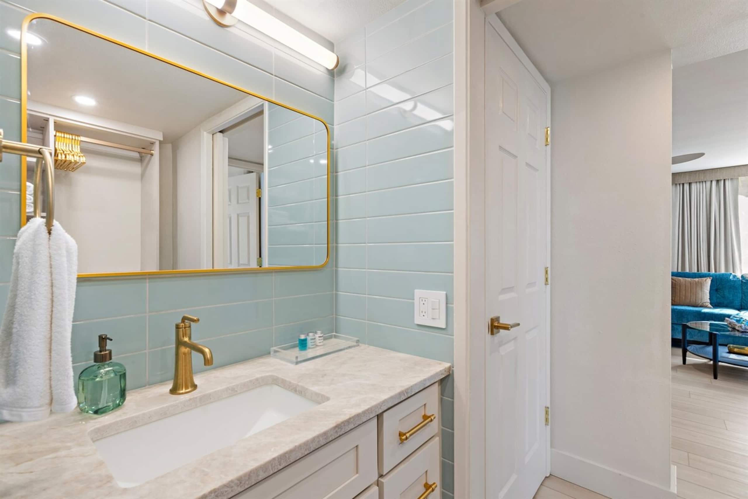 Valley Isle Resort 501 - Newly Remodeled w/ AC - Photo 24