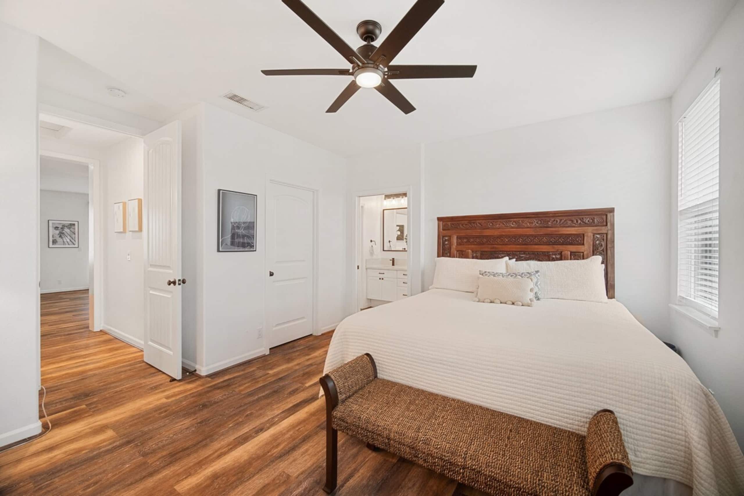 Premium 2BD, Bonus Rm, AC, Epic Pool and Spa - Photo 18