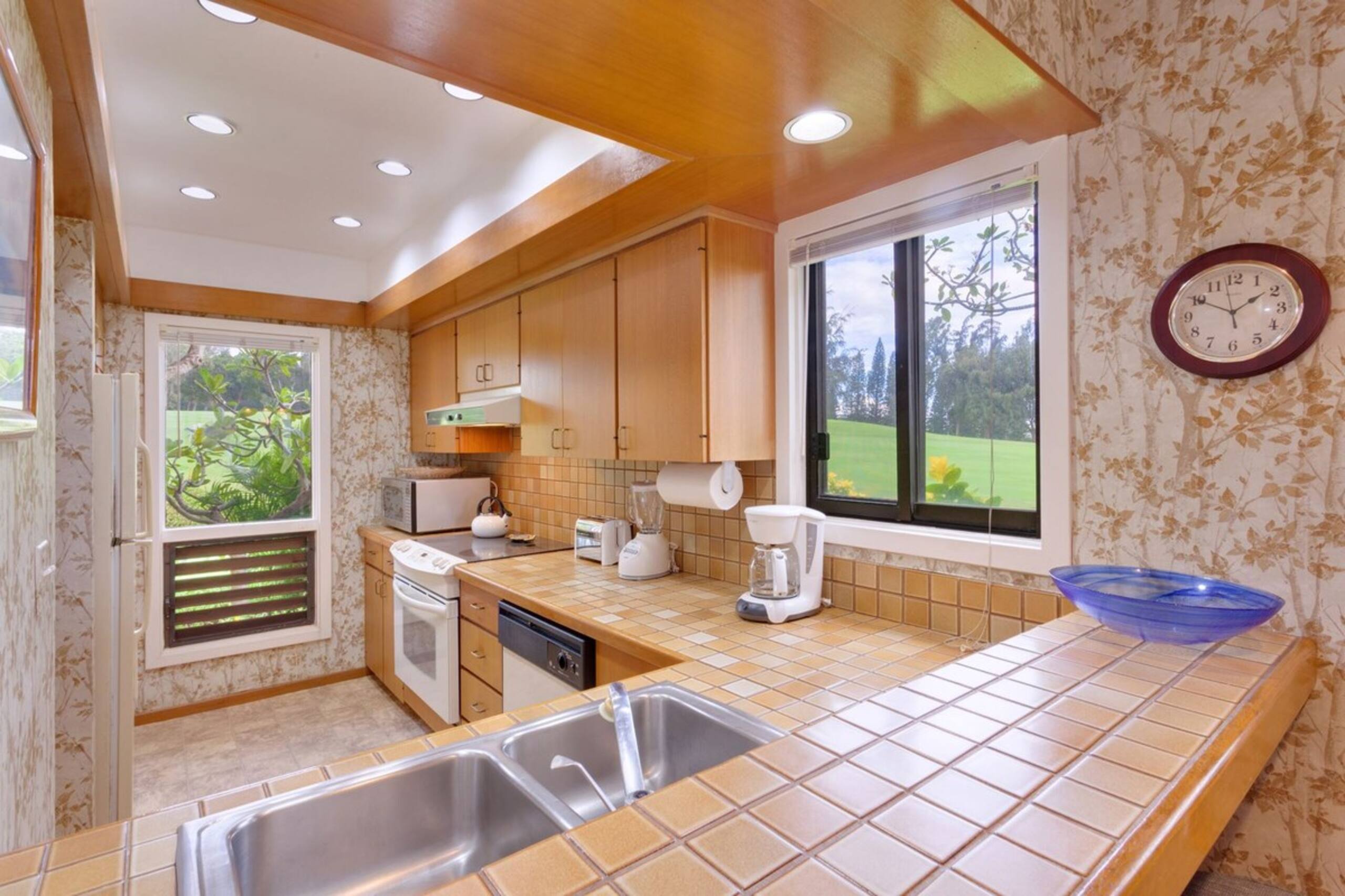 Ridge 2711 Panoramic Ocean, Island & Sunset Views - Photo 11