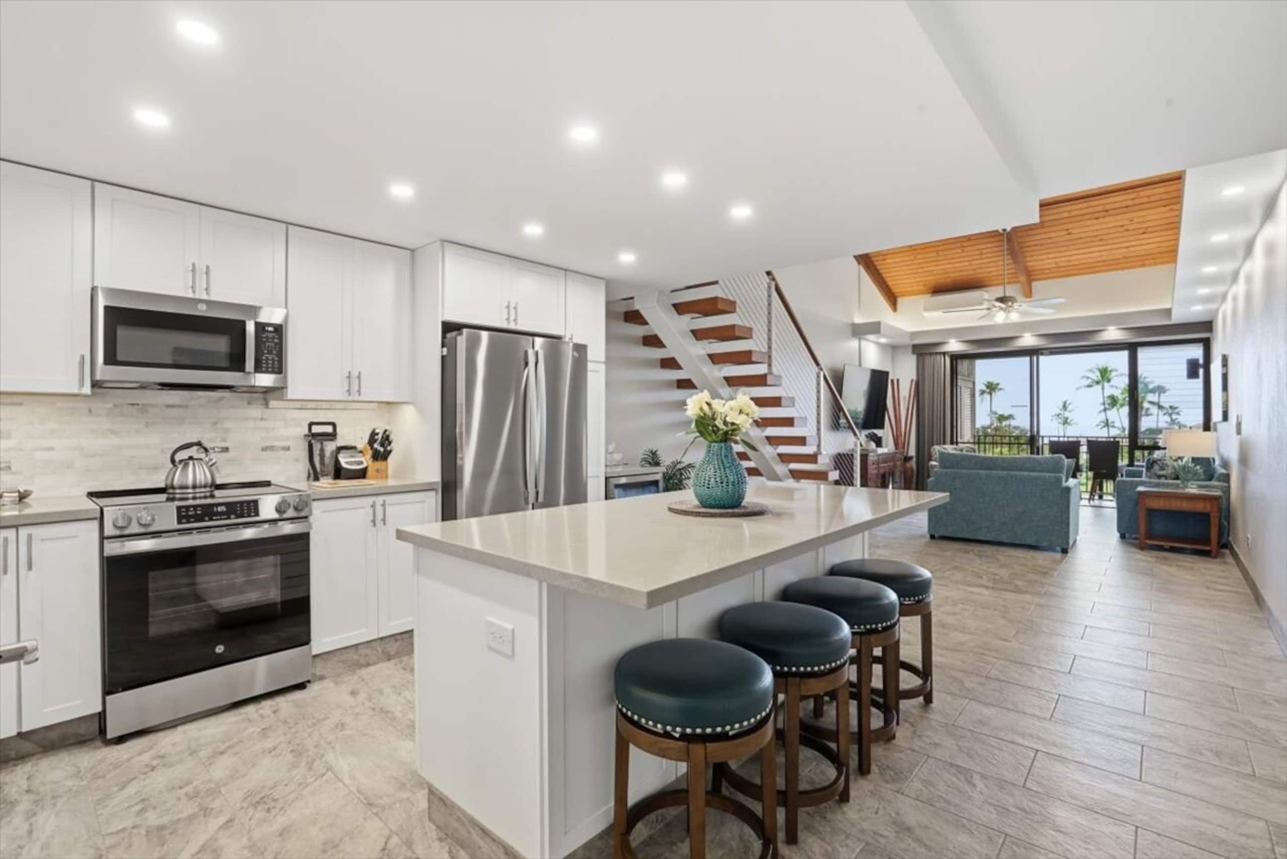 Brand New Remodel-Ocean Views-Well Equipped-AC - Photo 3